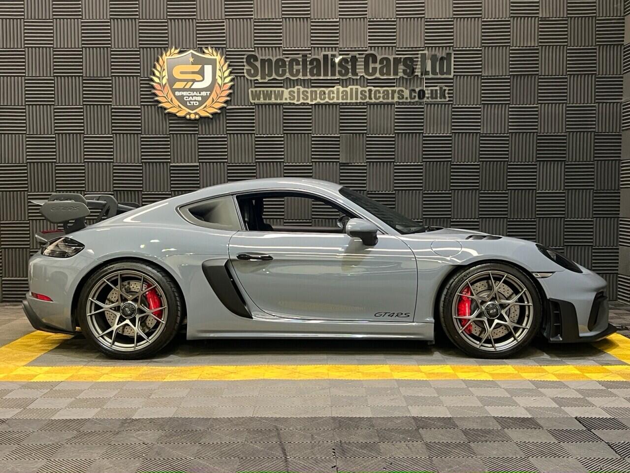 Porsche 718 Cayman view 22