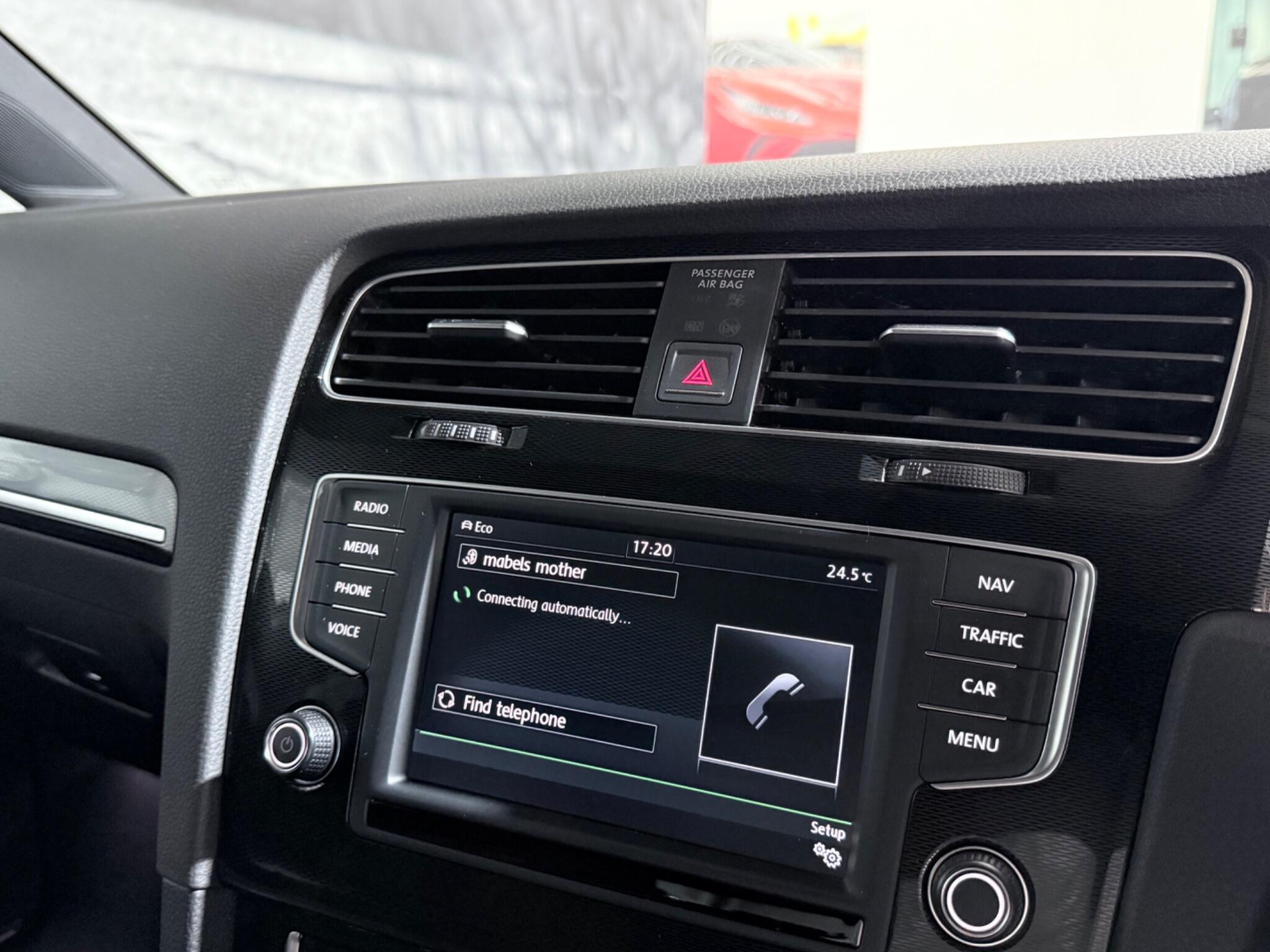 Volkswagen Golf view 44
