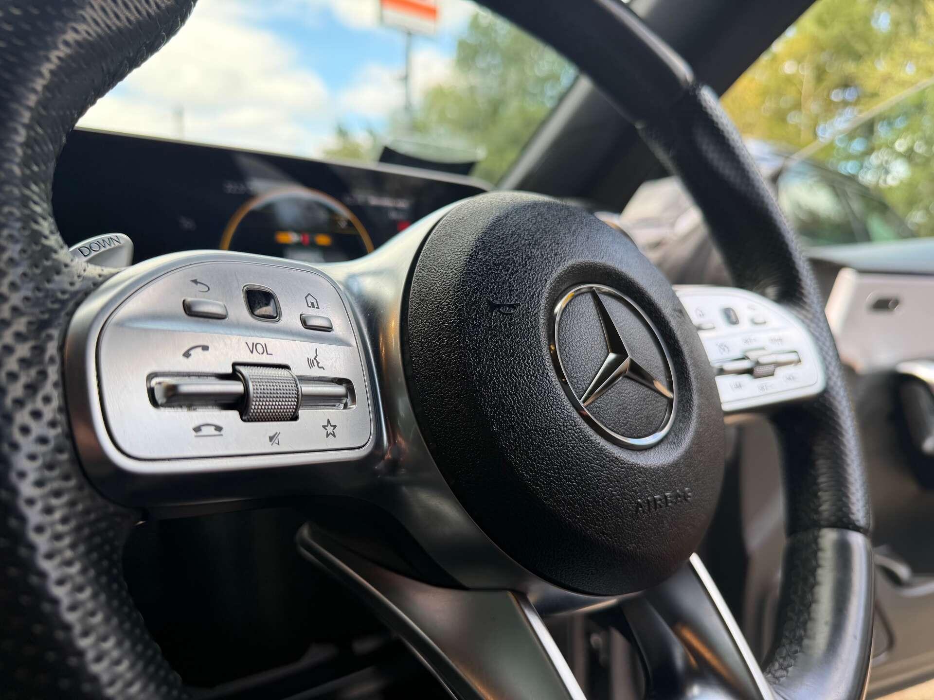 Mercedes-Benz Cla view 28