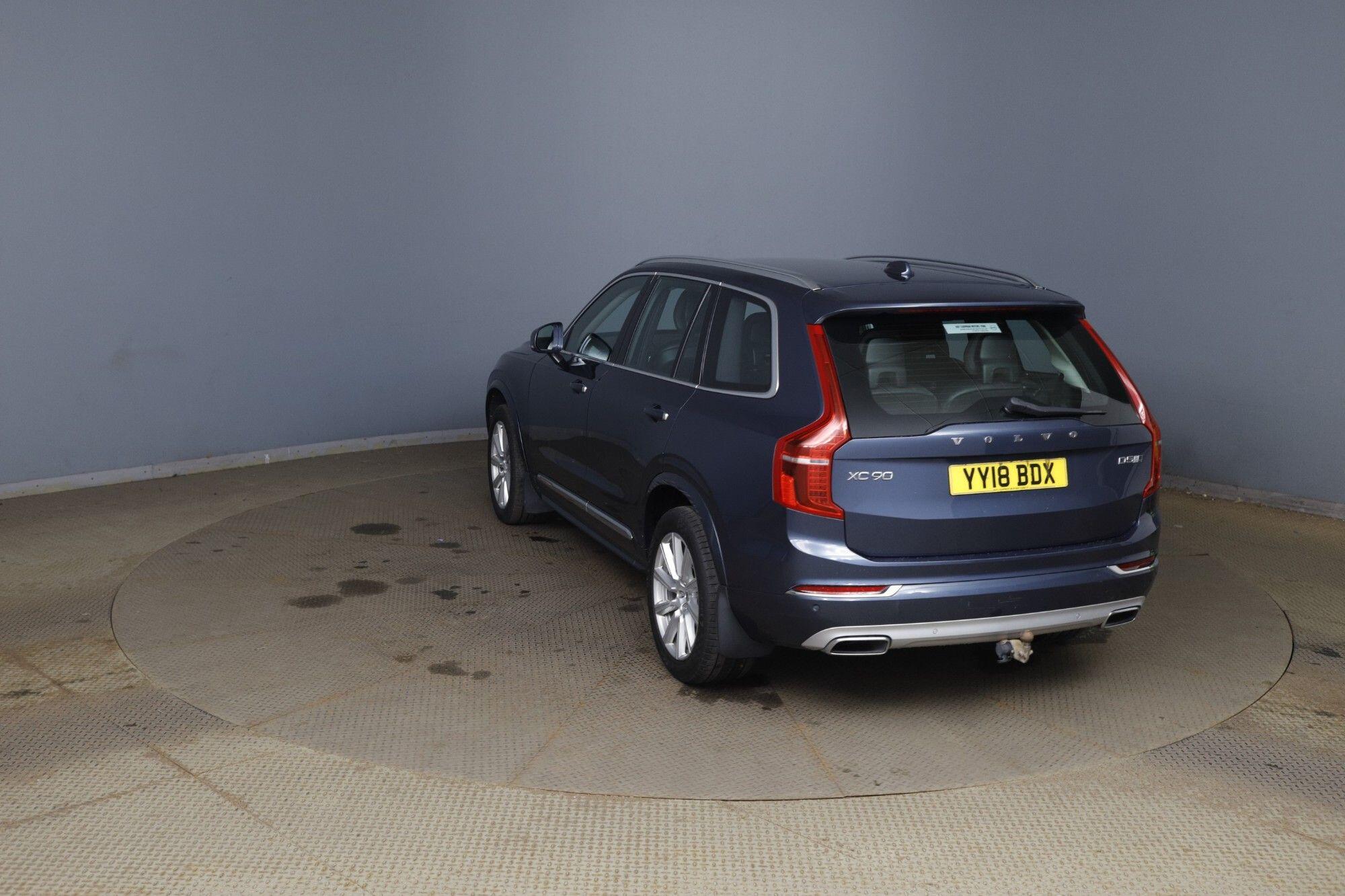 Volvo XC90 view 12