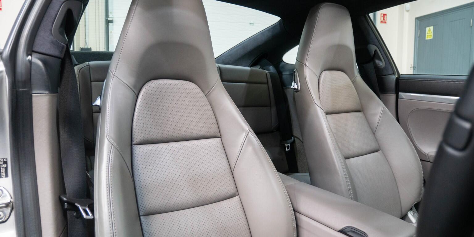 Porsche 911 view 15