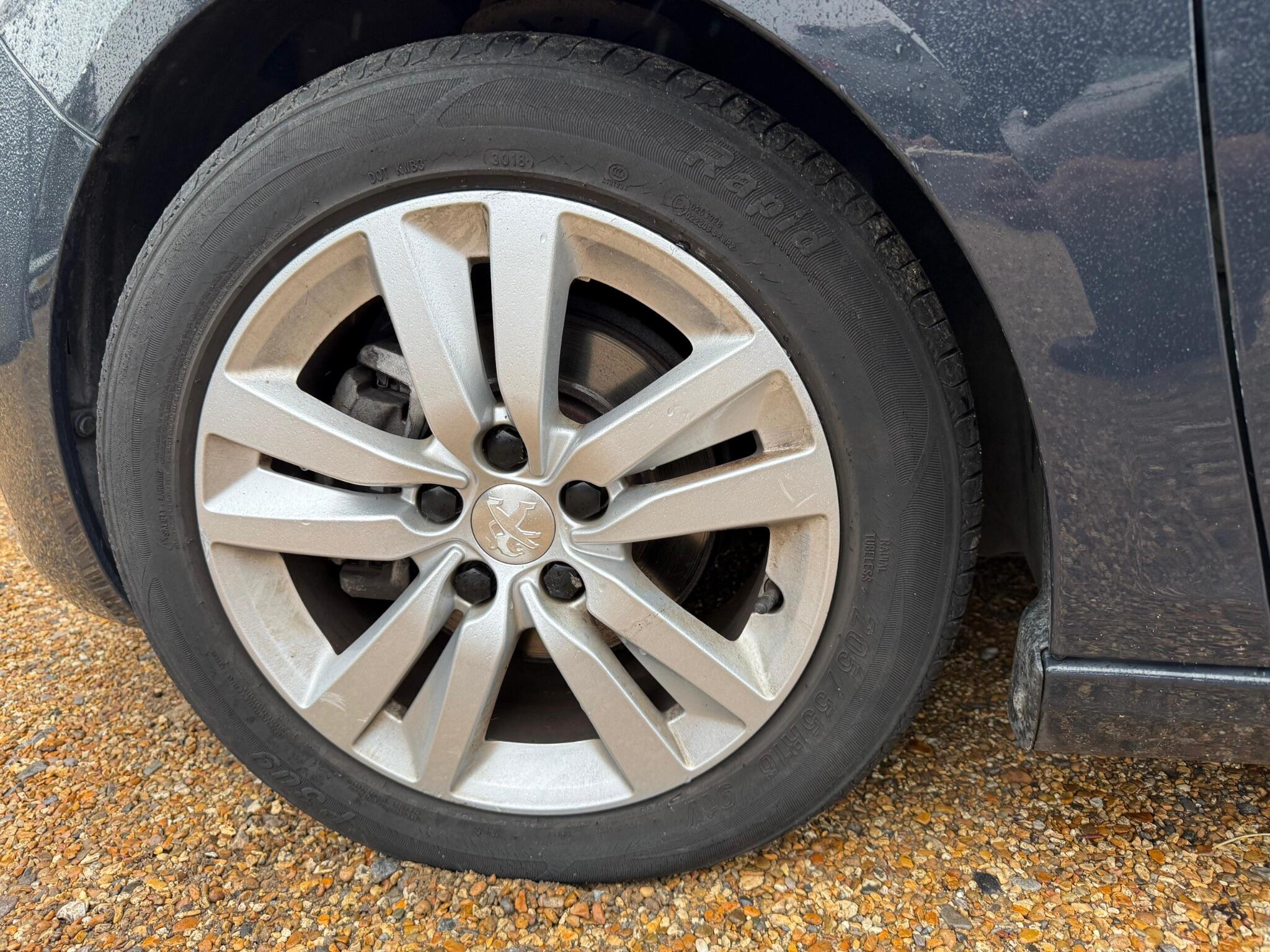 Peugeot 308 view 17