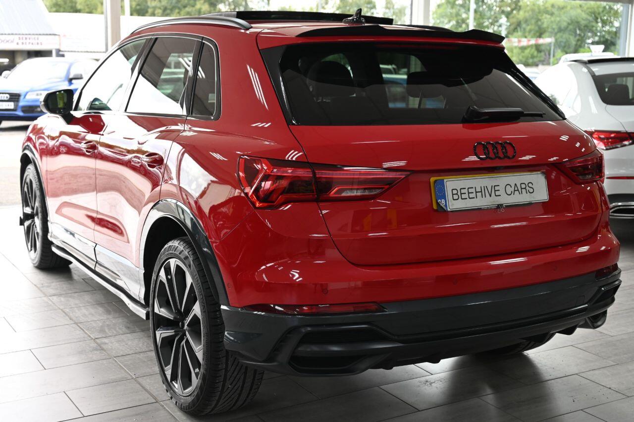 Audi Q3 view 11