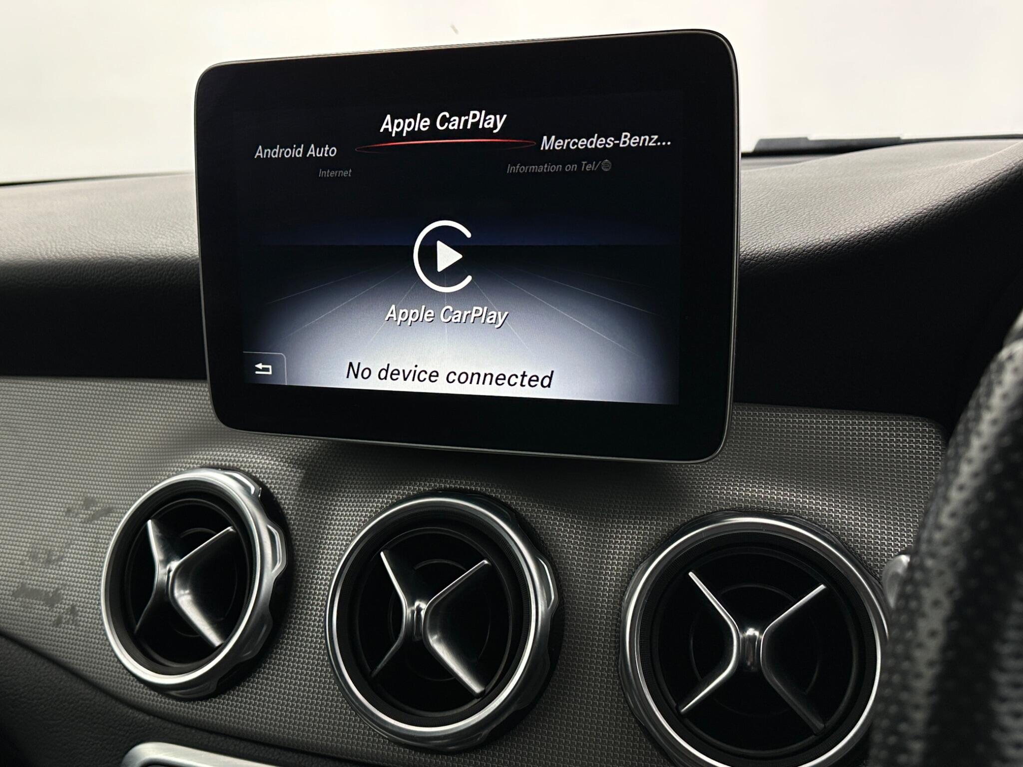 Mercedes-Benz Gla view 24