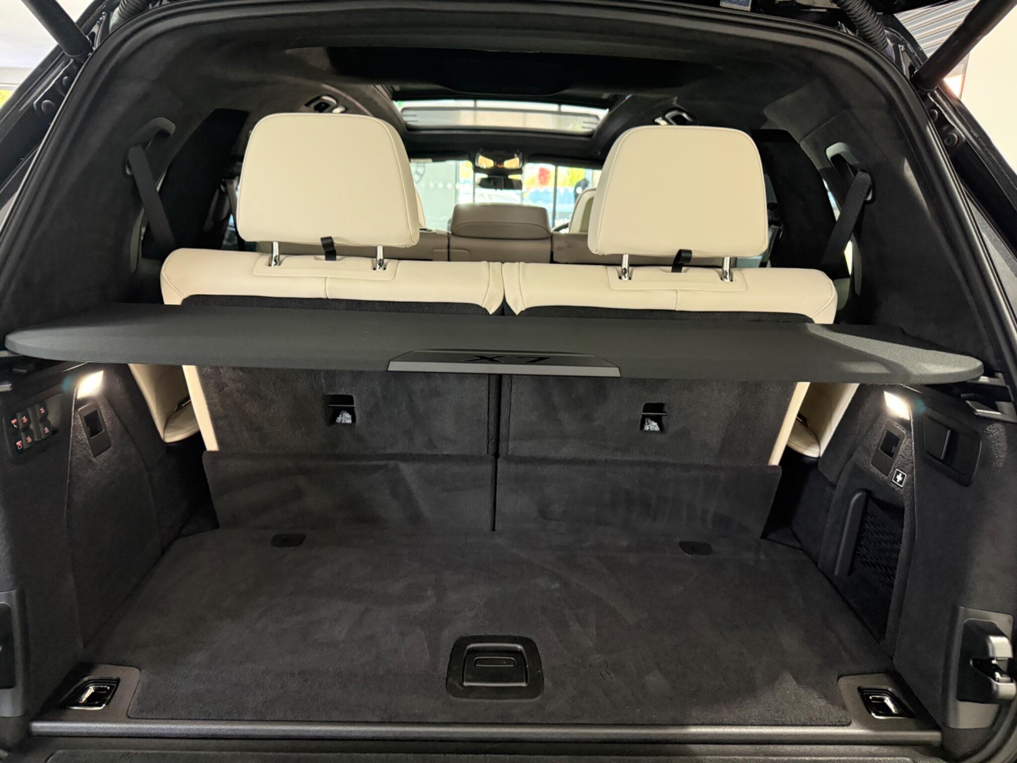 BMW X7 view 48