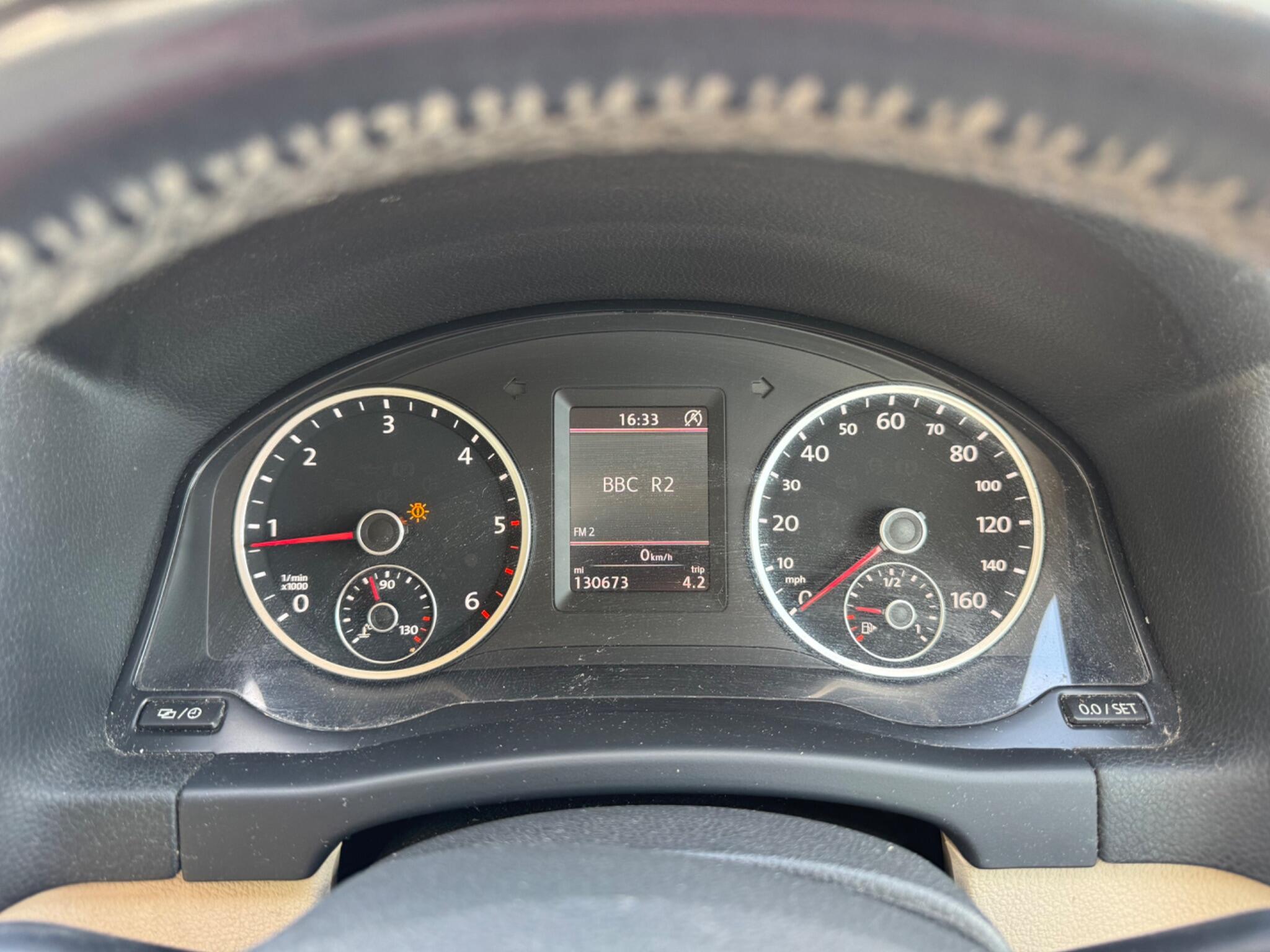 Volkswagen Tiguan 2.0 TDI BlueMotion Tech SE 4WD Euro 5 (s/s) 5dr — photo 38 of 100