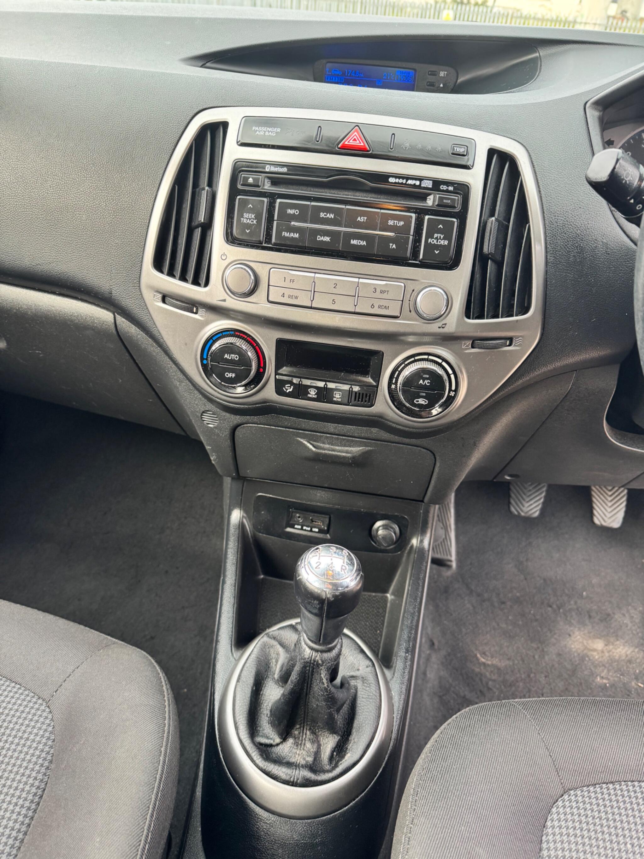 Hyundai i20 view 25