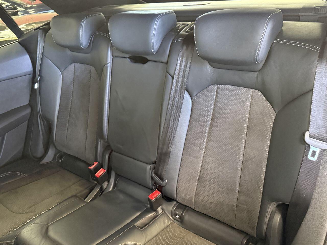 Audi Q8 view 63