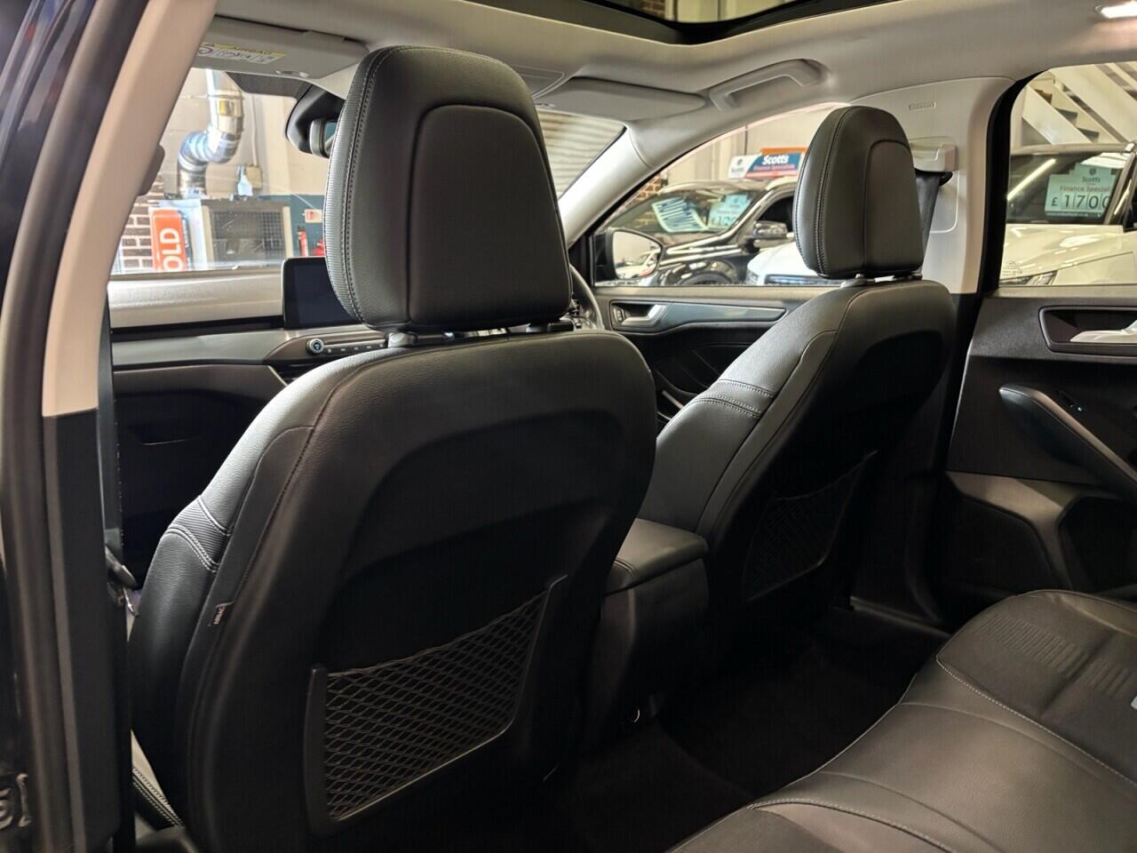 Ford Focus view 27