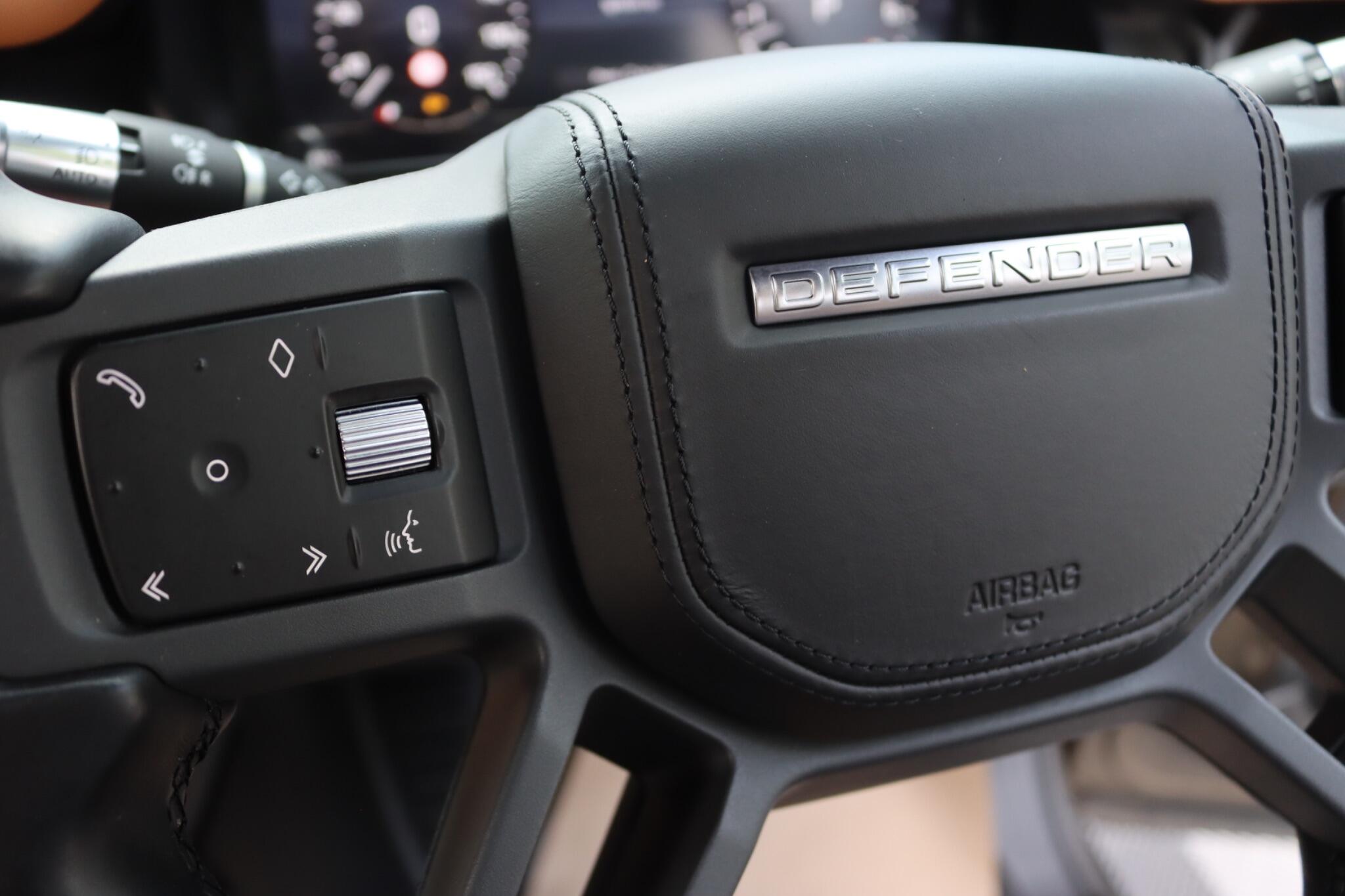 Land Rover Defender view 40