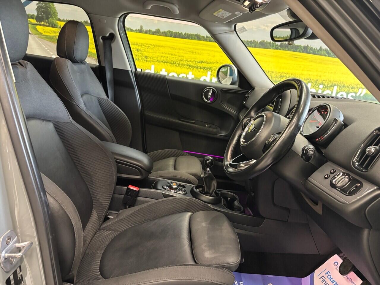 Mini Countryman view 15