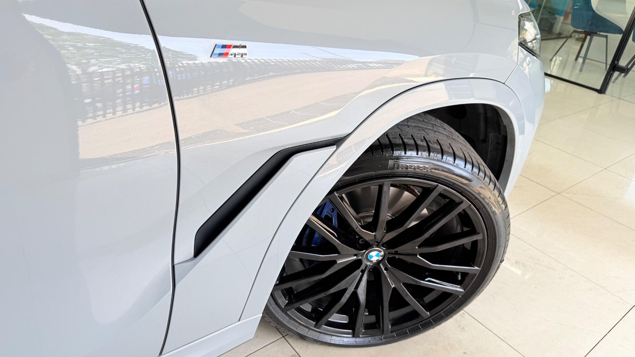 BMW X6 view 17