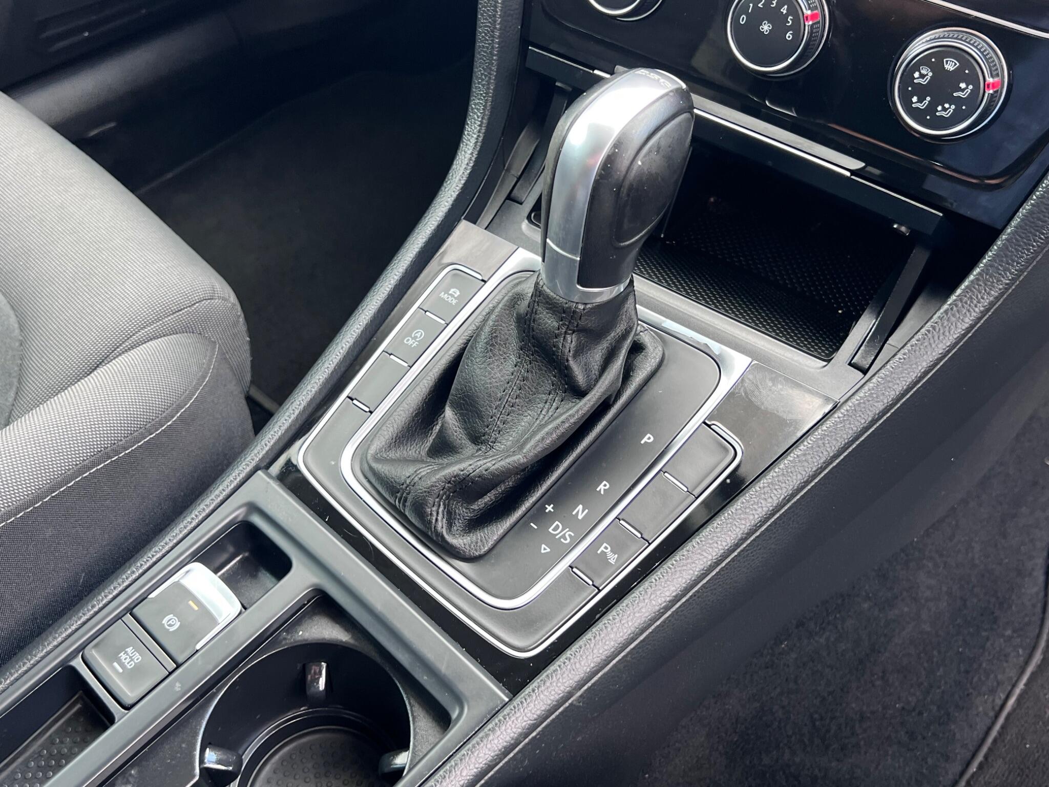 Volkswagen Golf view 25