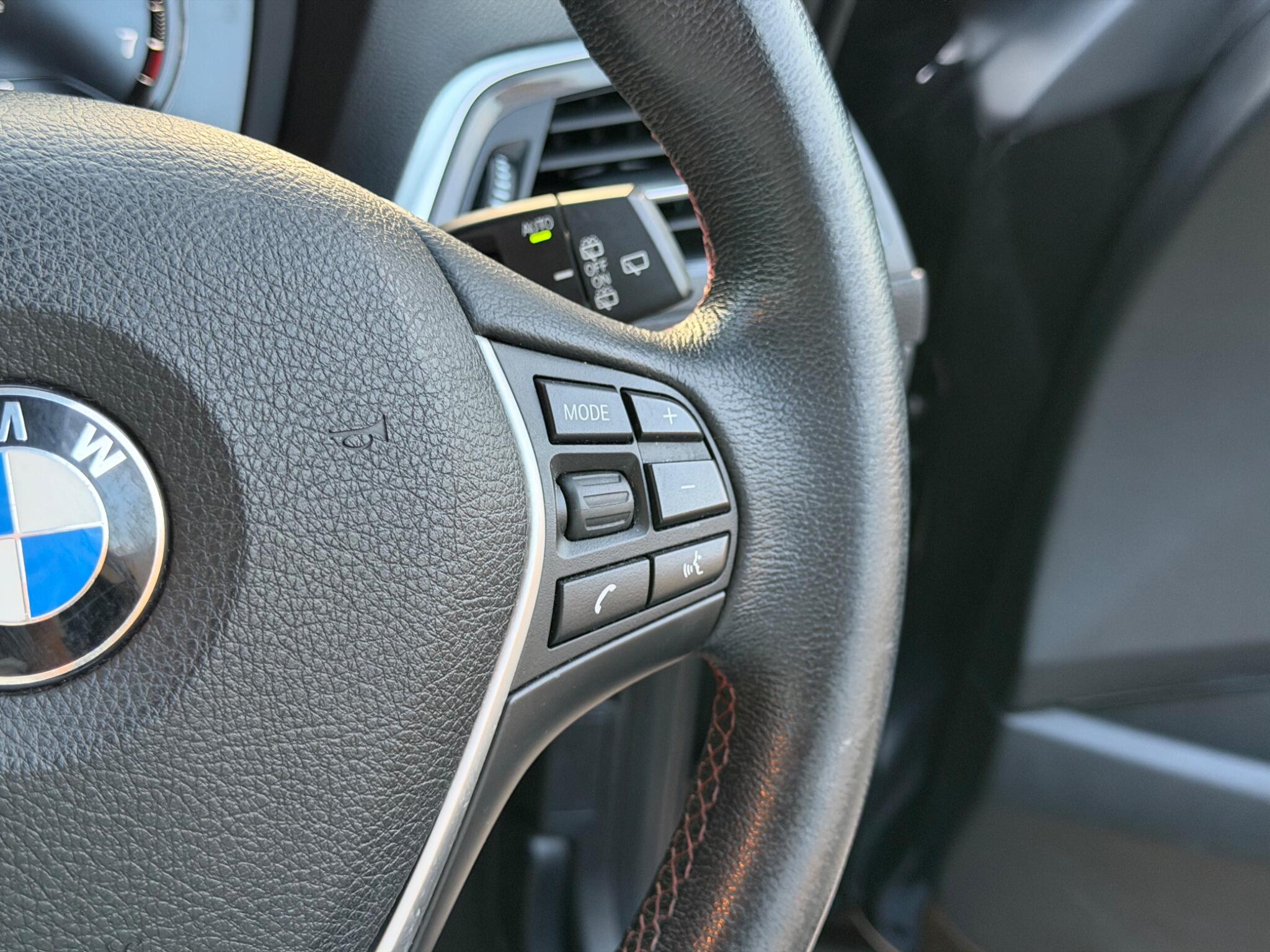 BMW 1 Series view 18