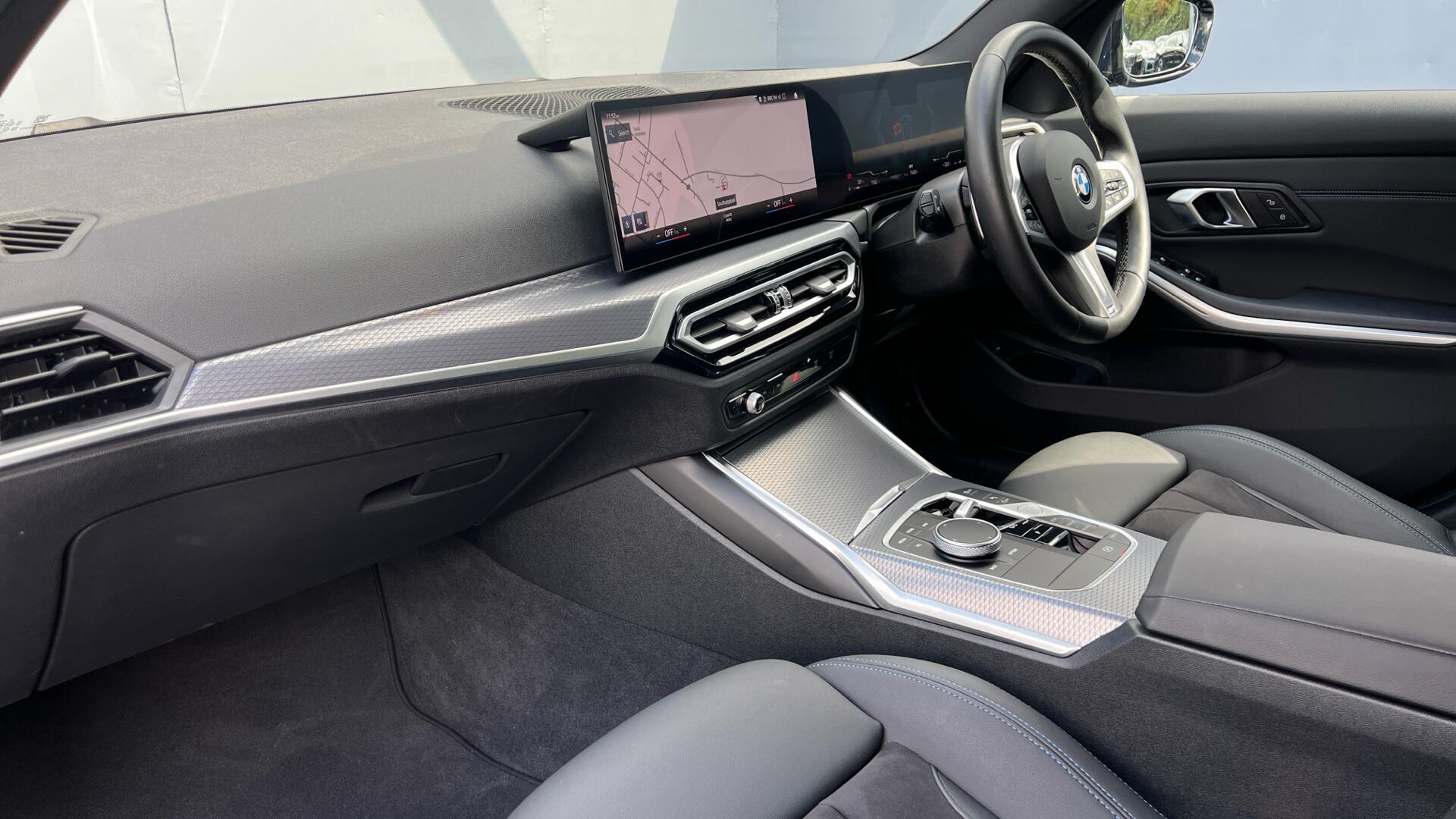 BMW 3 Series view 7