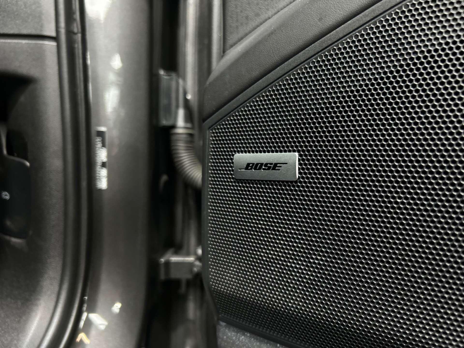 Porsche Cayenne view 31