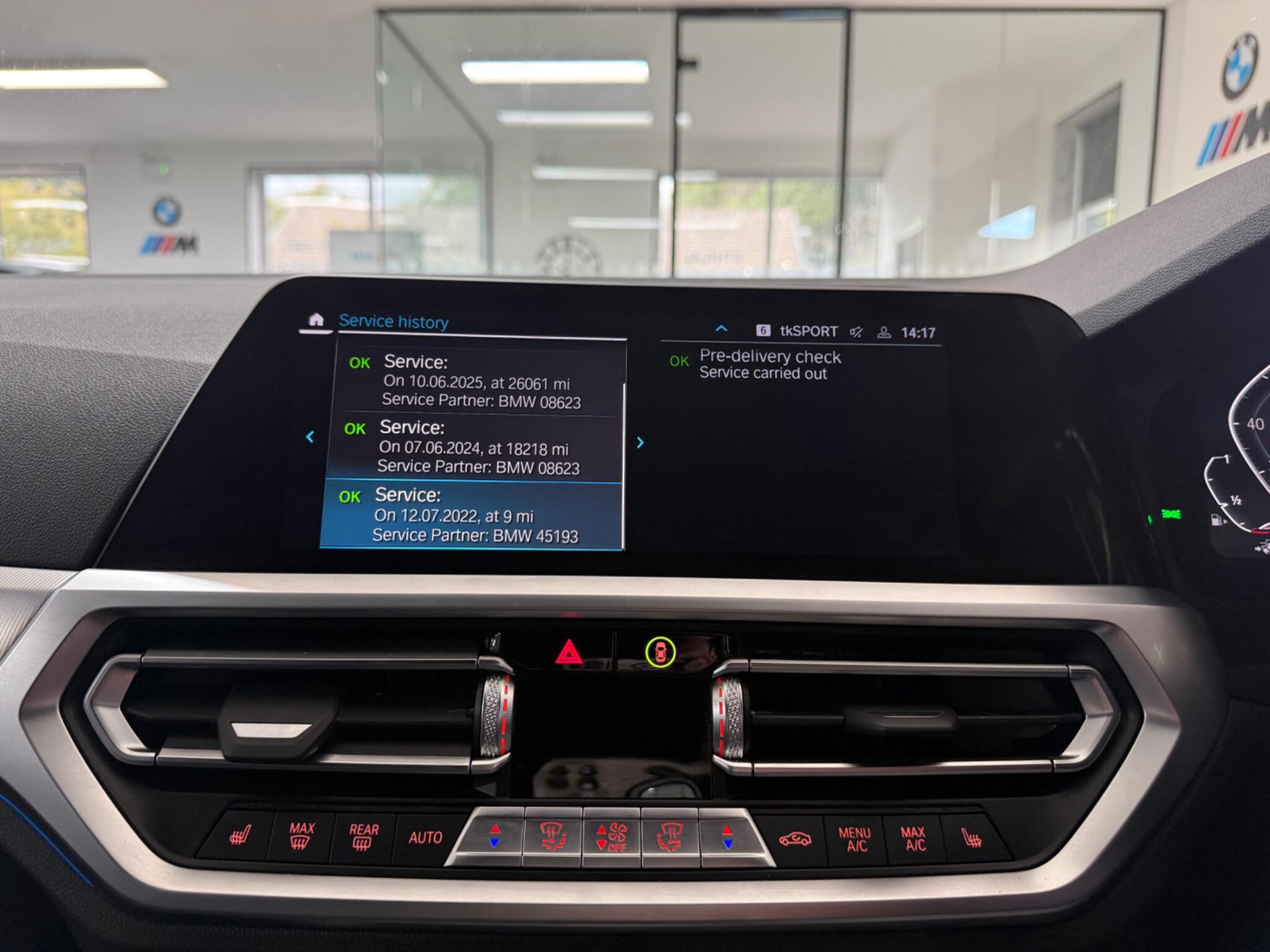 BMW 3 Series view 16