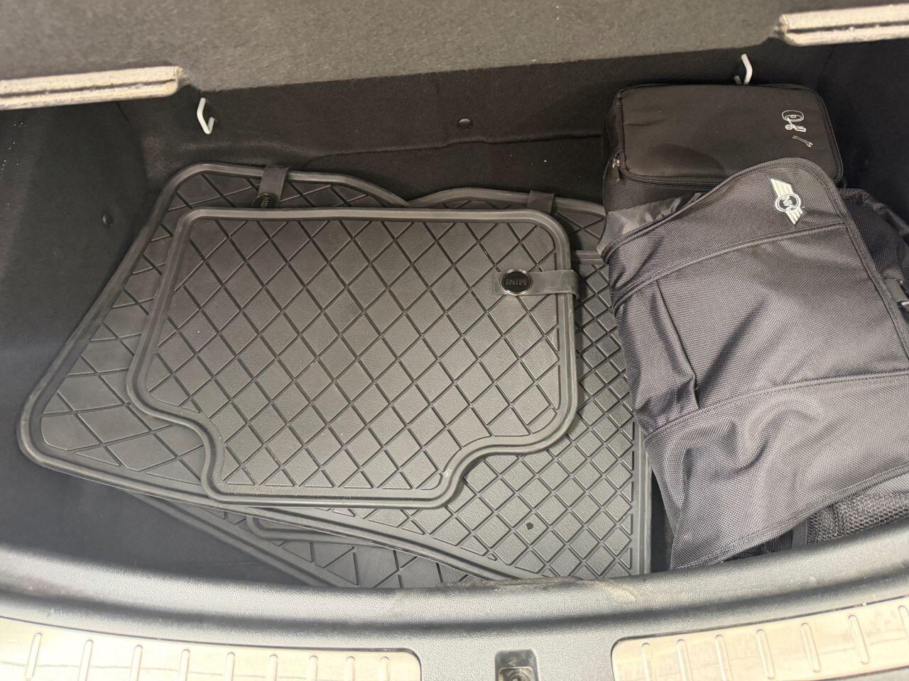 Mini Countryman view 17