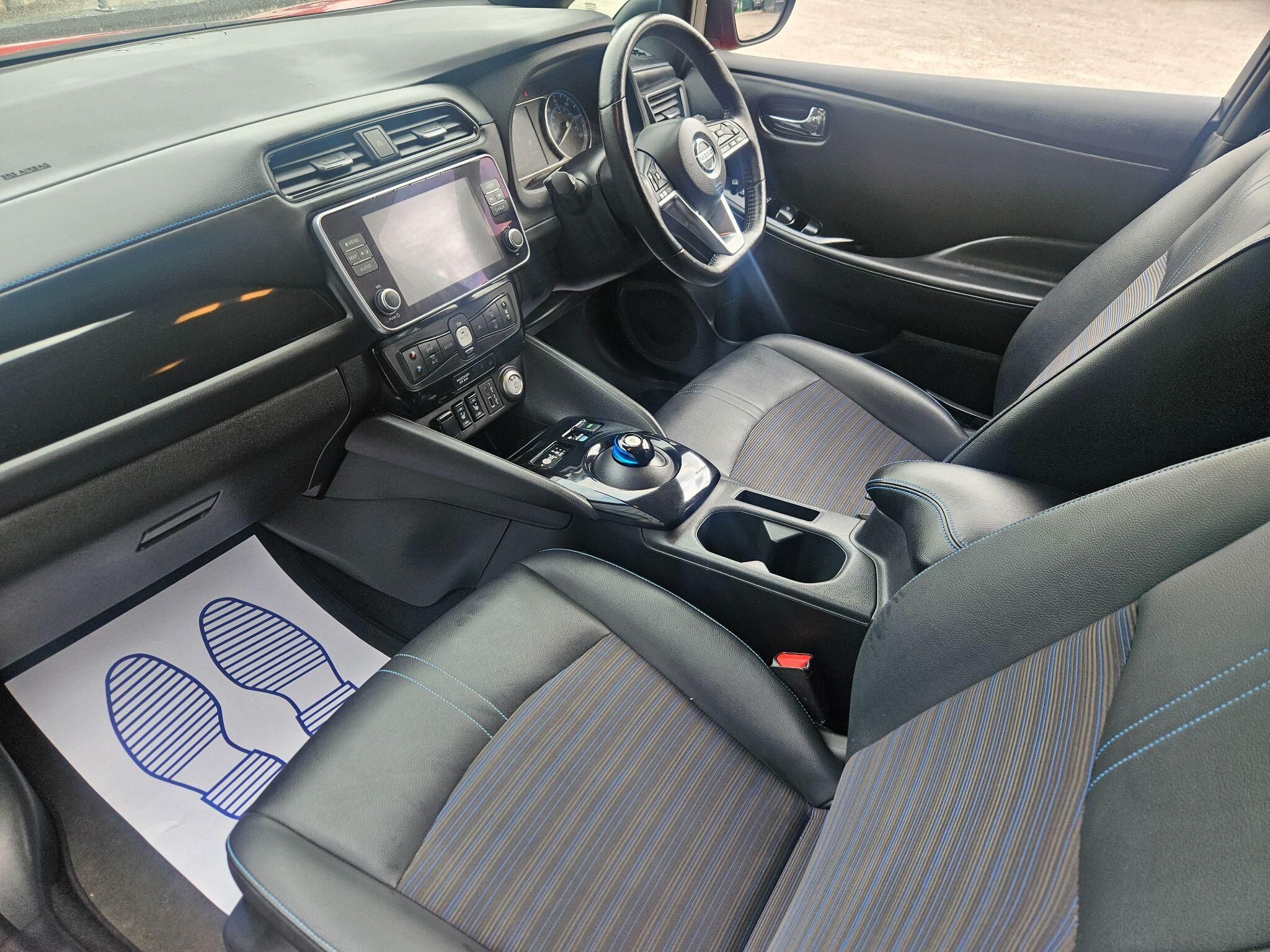 2022 Nissan Leaf image 22