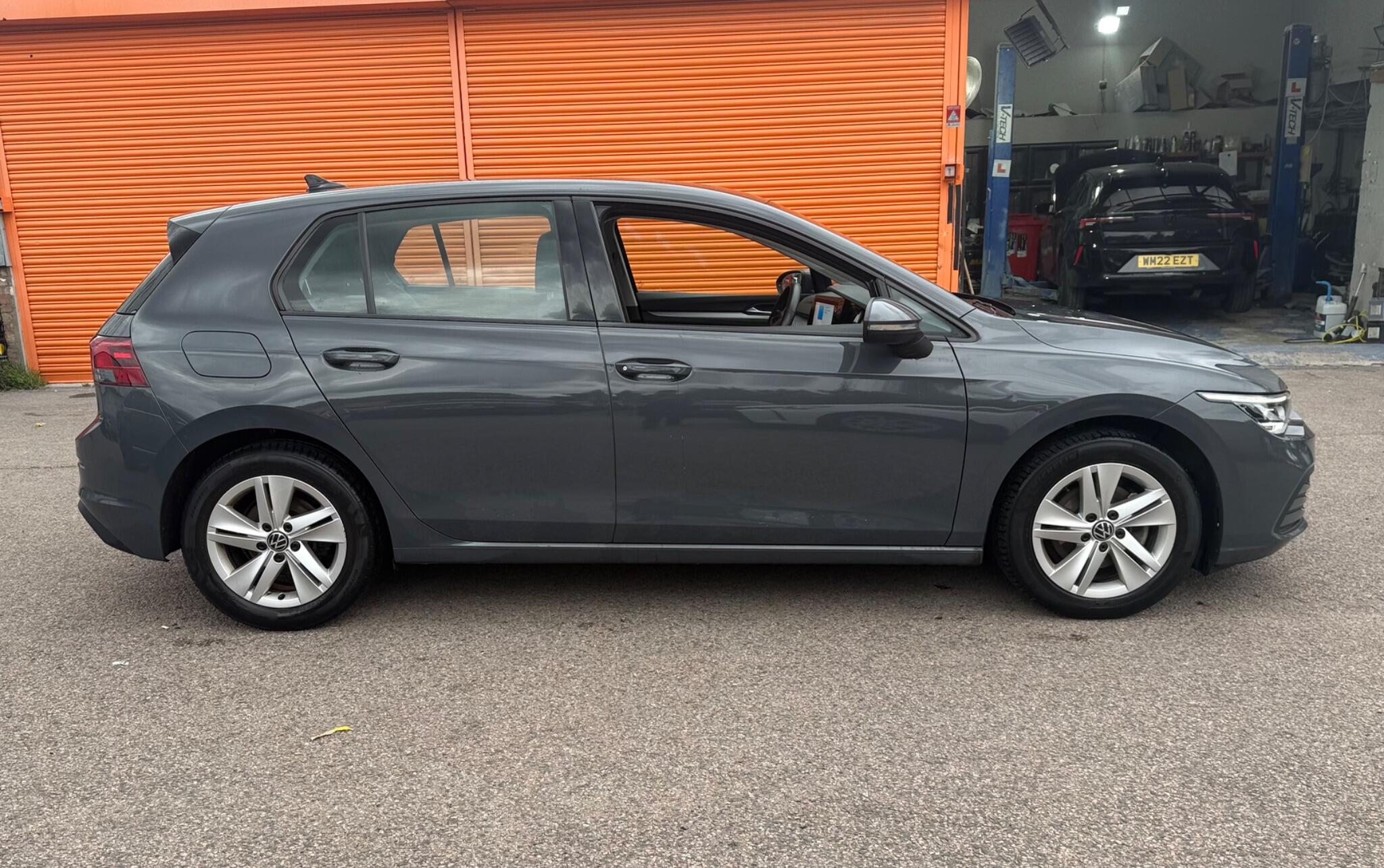 Volkswagen Golf view 6