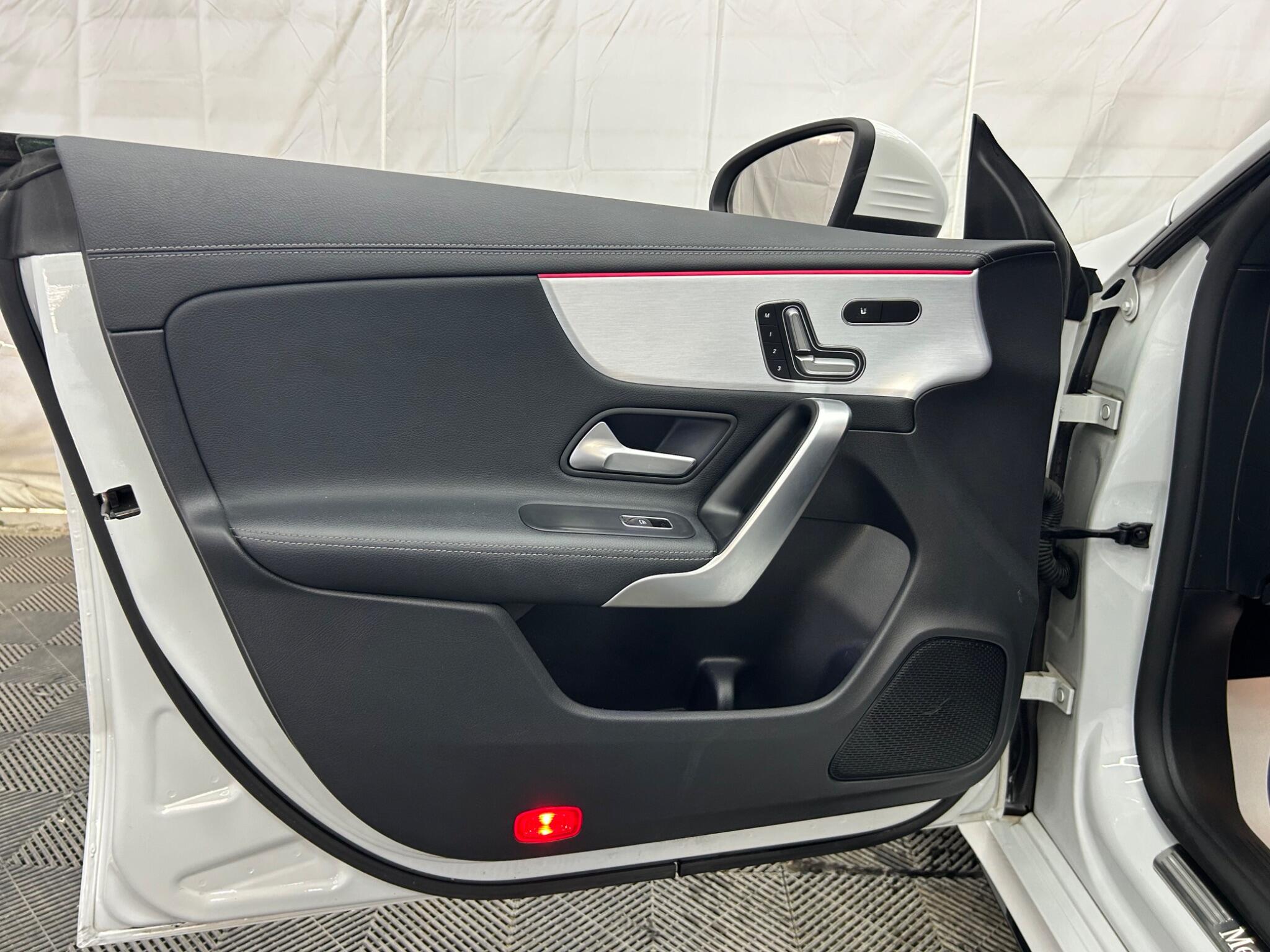 Mercedes-Benz Cla view 30