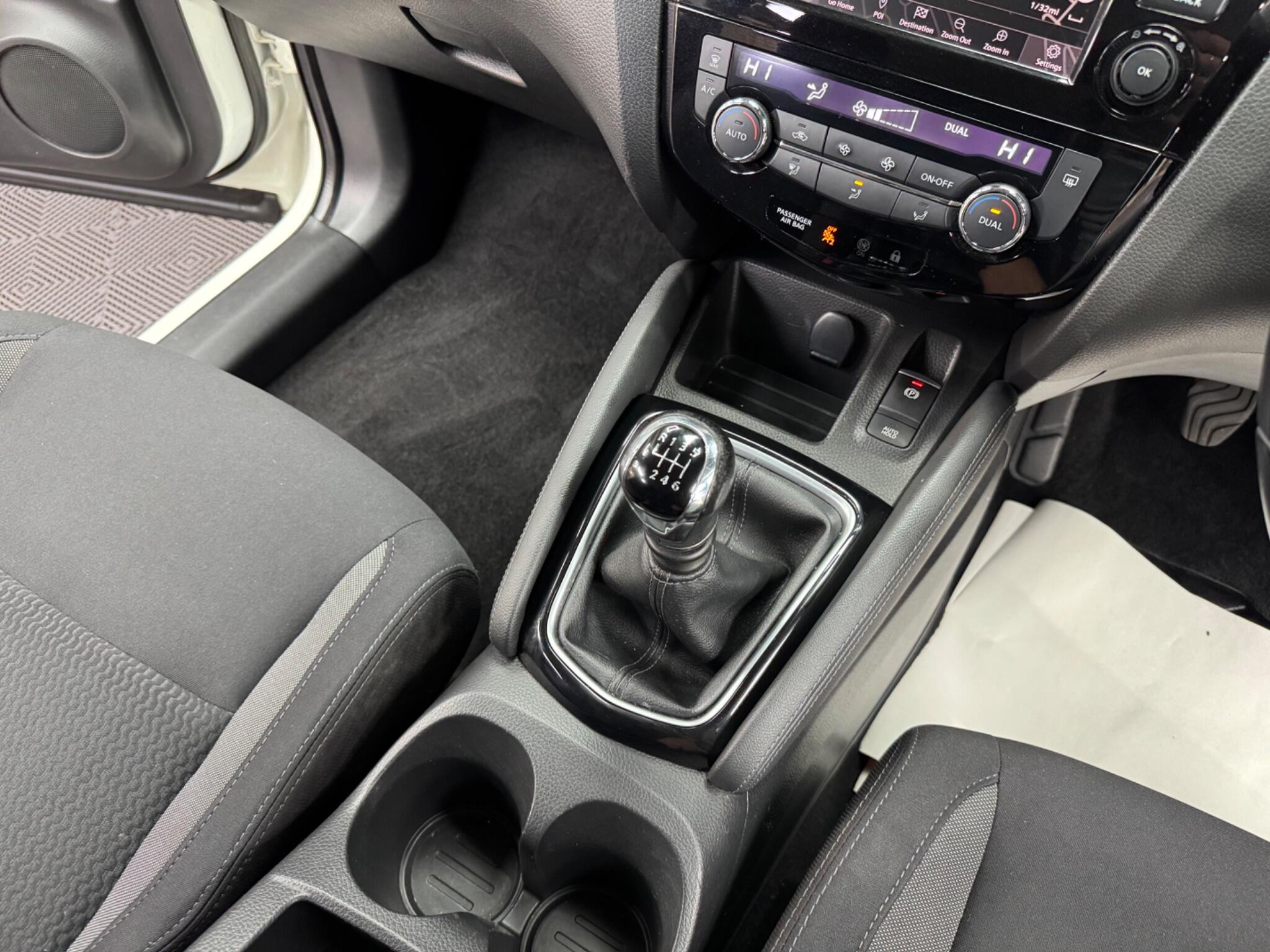 Nissan Qashqai view 25