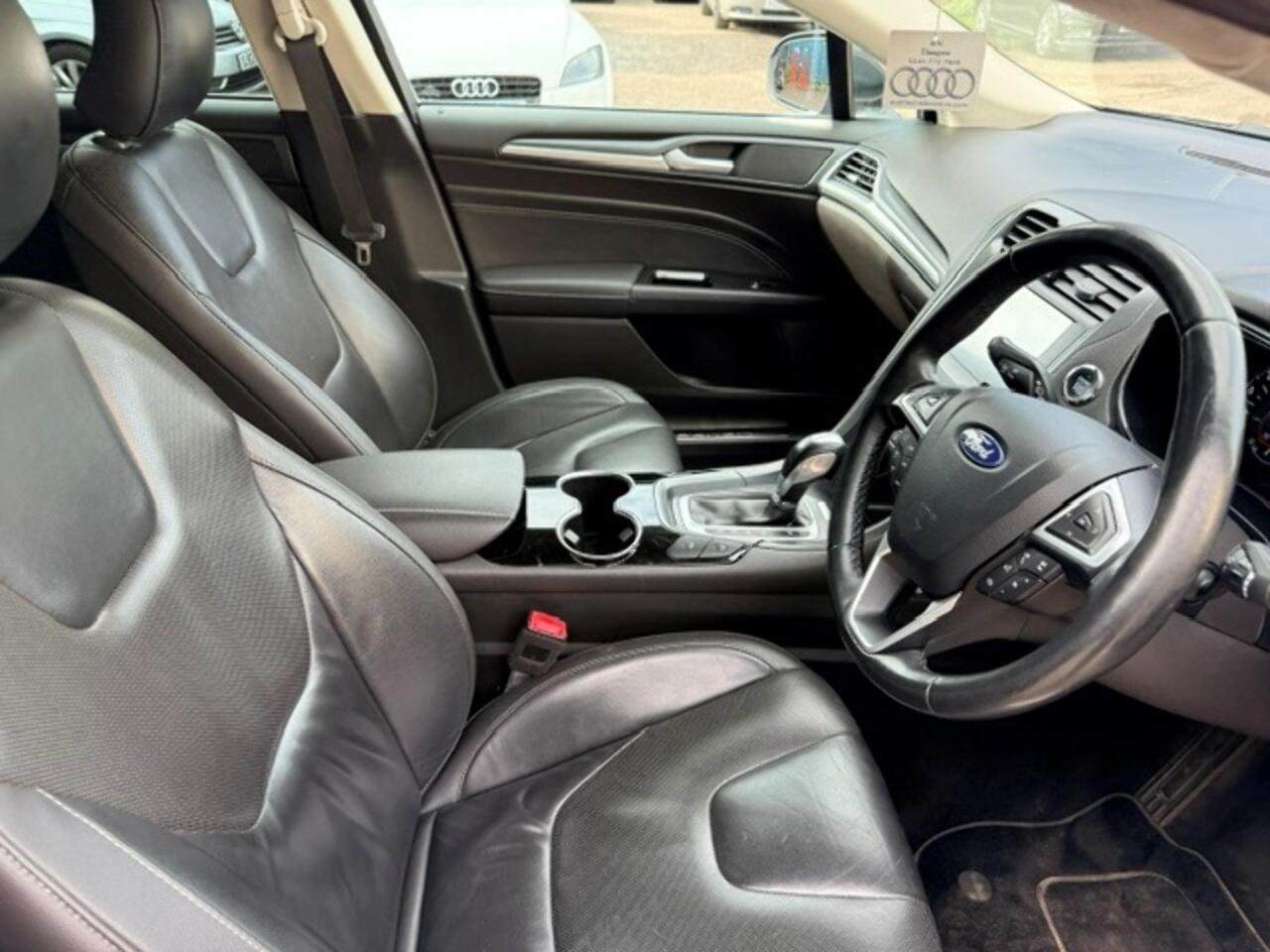 Ford Mondeo view 30