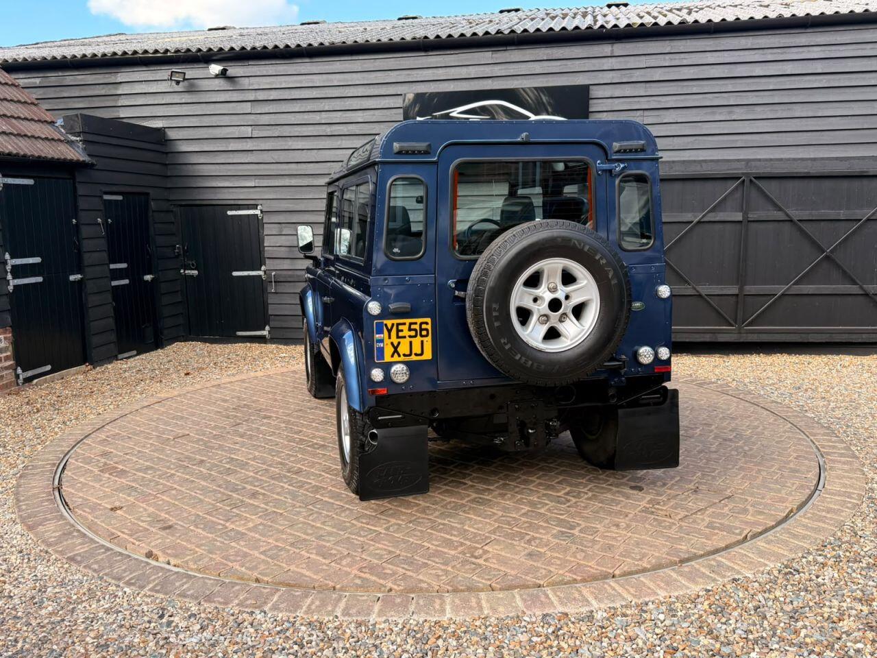 Land Rover Defender view 16