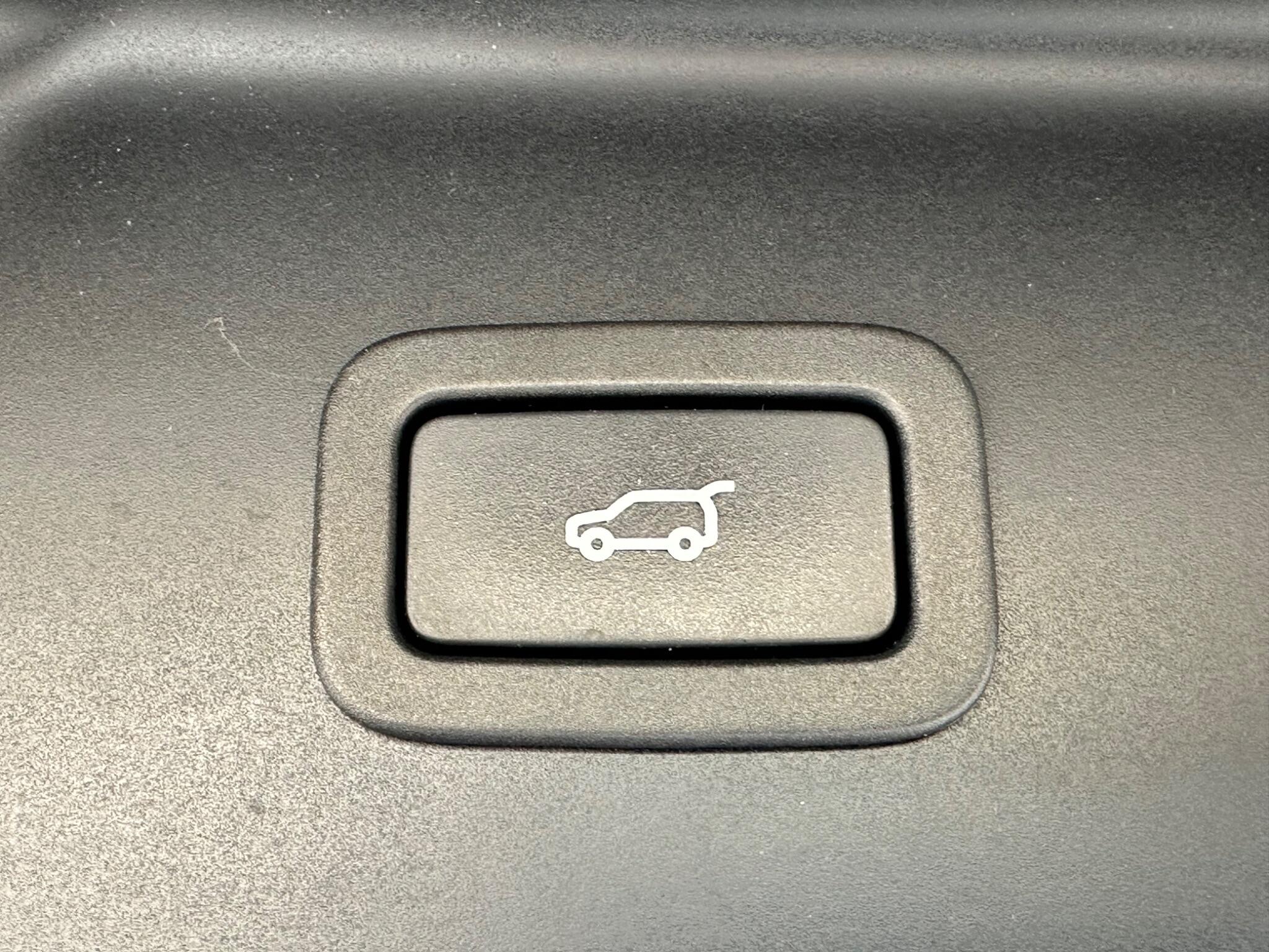 Land Rover Range Rover view 14