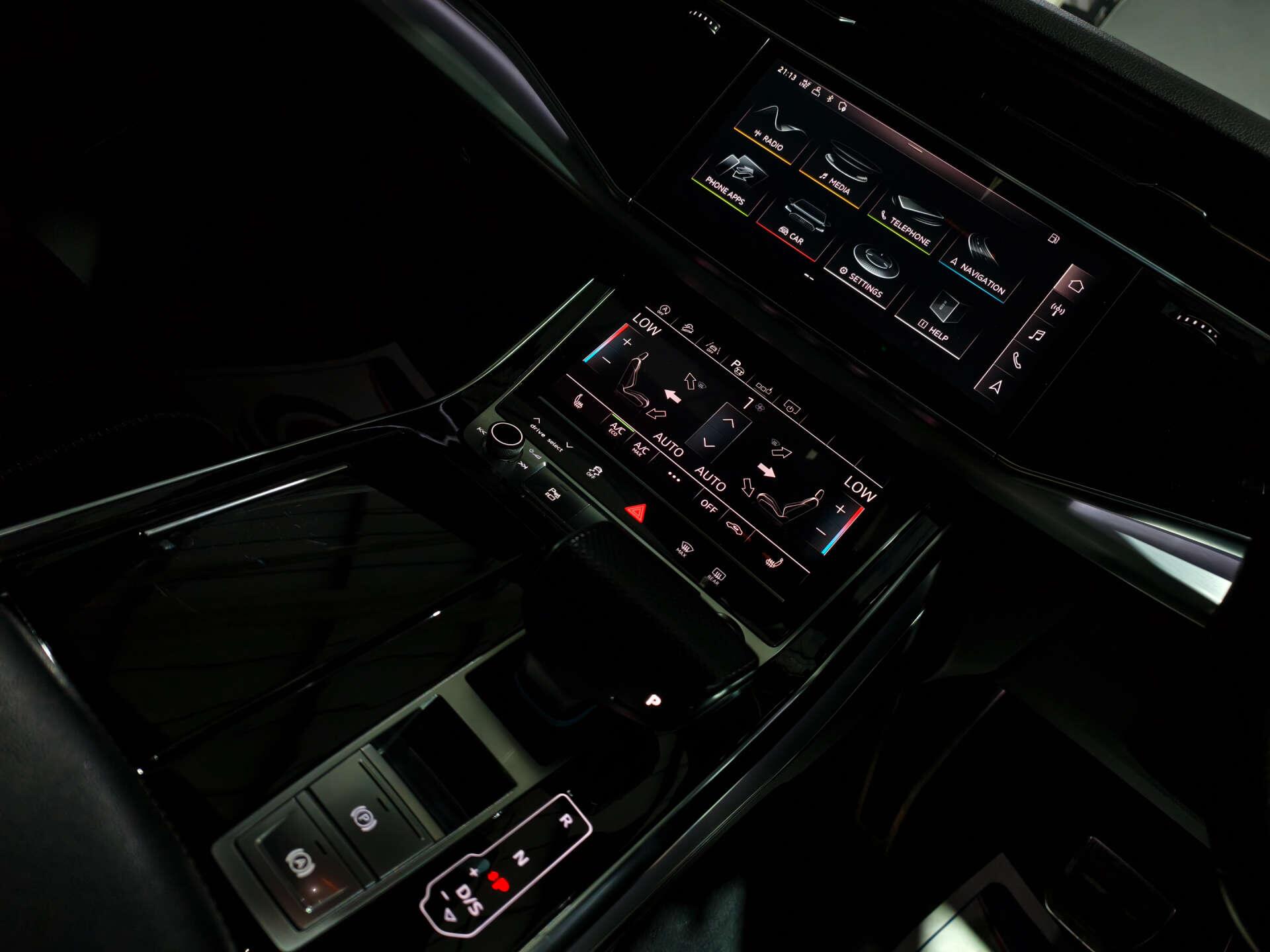 Audi Q8 view 32