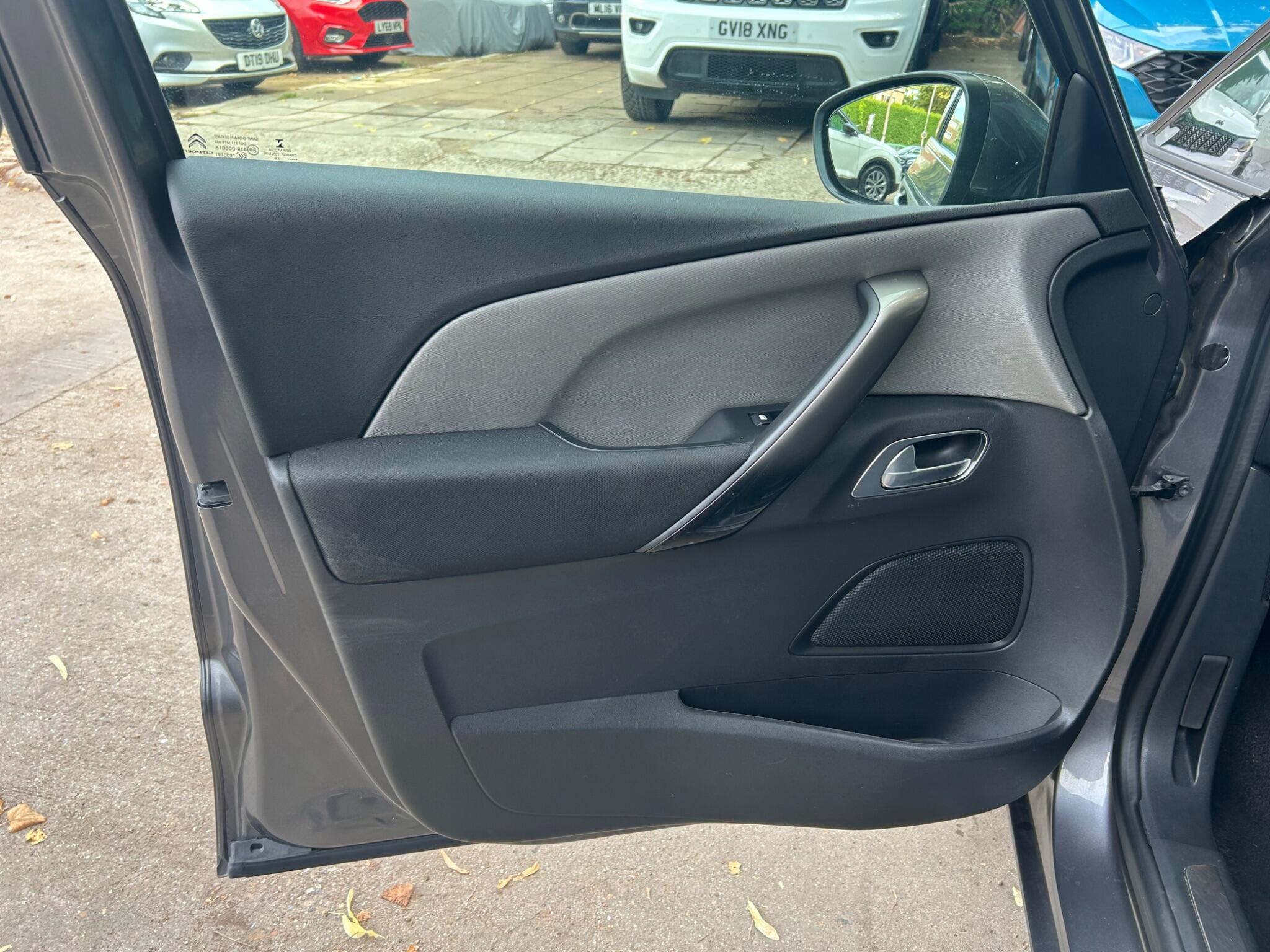 Citroen C4 Spacetourer view 29