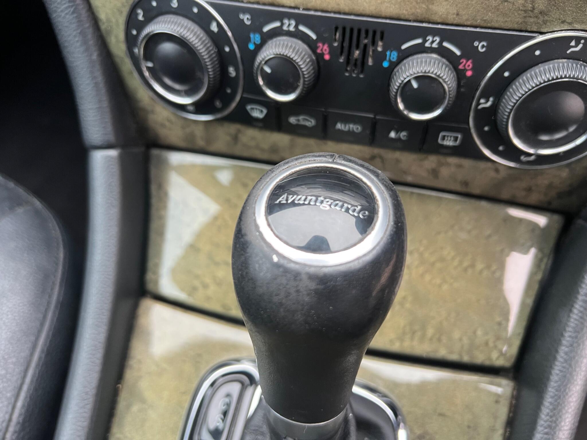 Mercedes-Benz C-Class view 39