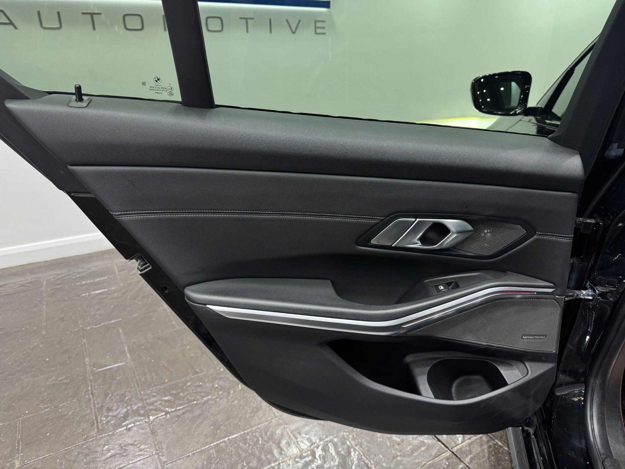 BMW 3 Series view 36