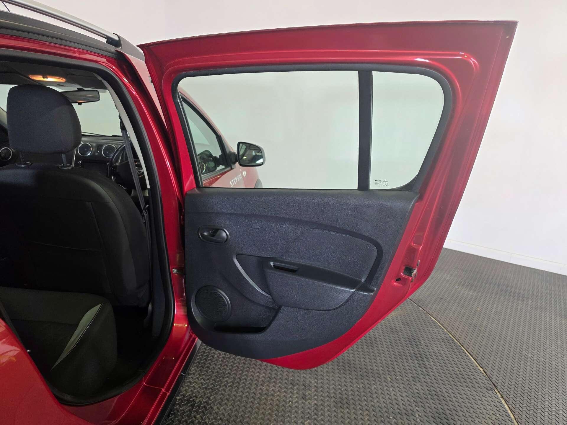 Dacia Sandero view 35