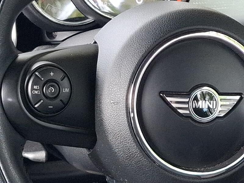 MINI Convertible view 13