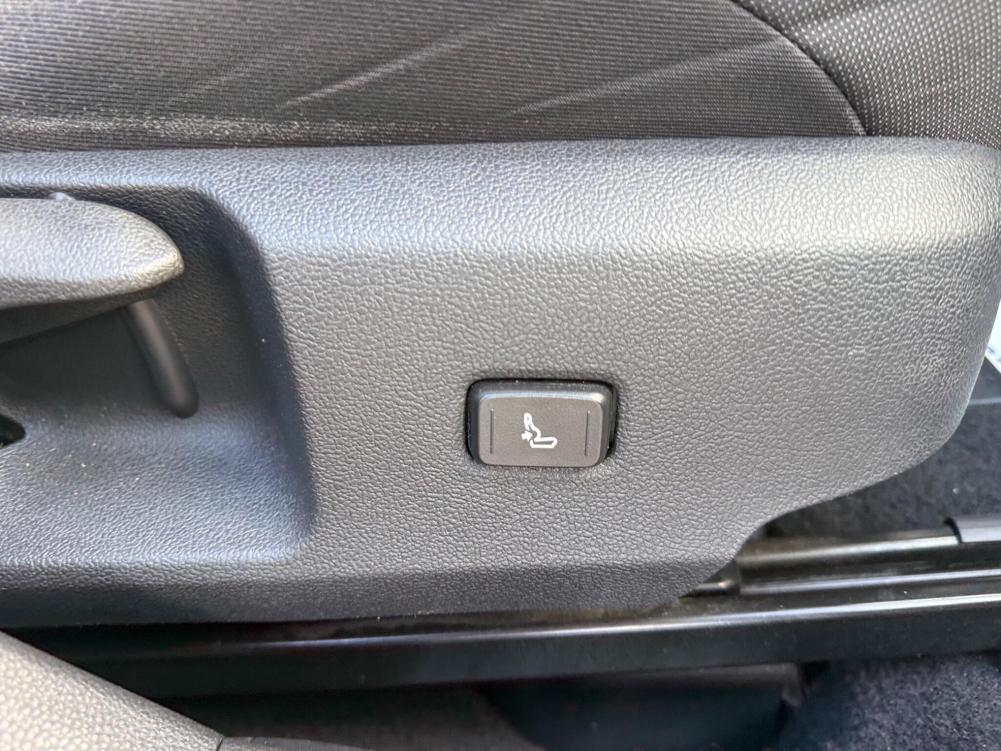 Toyota Corolla view 17