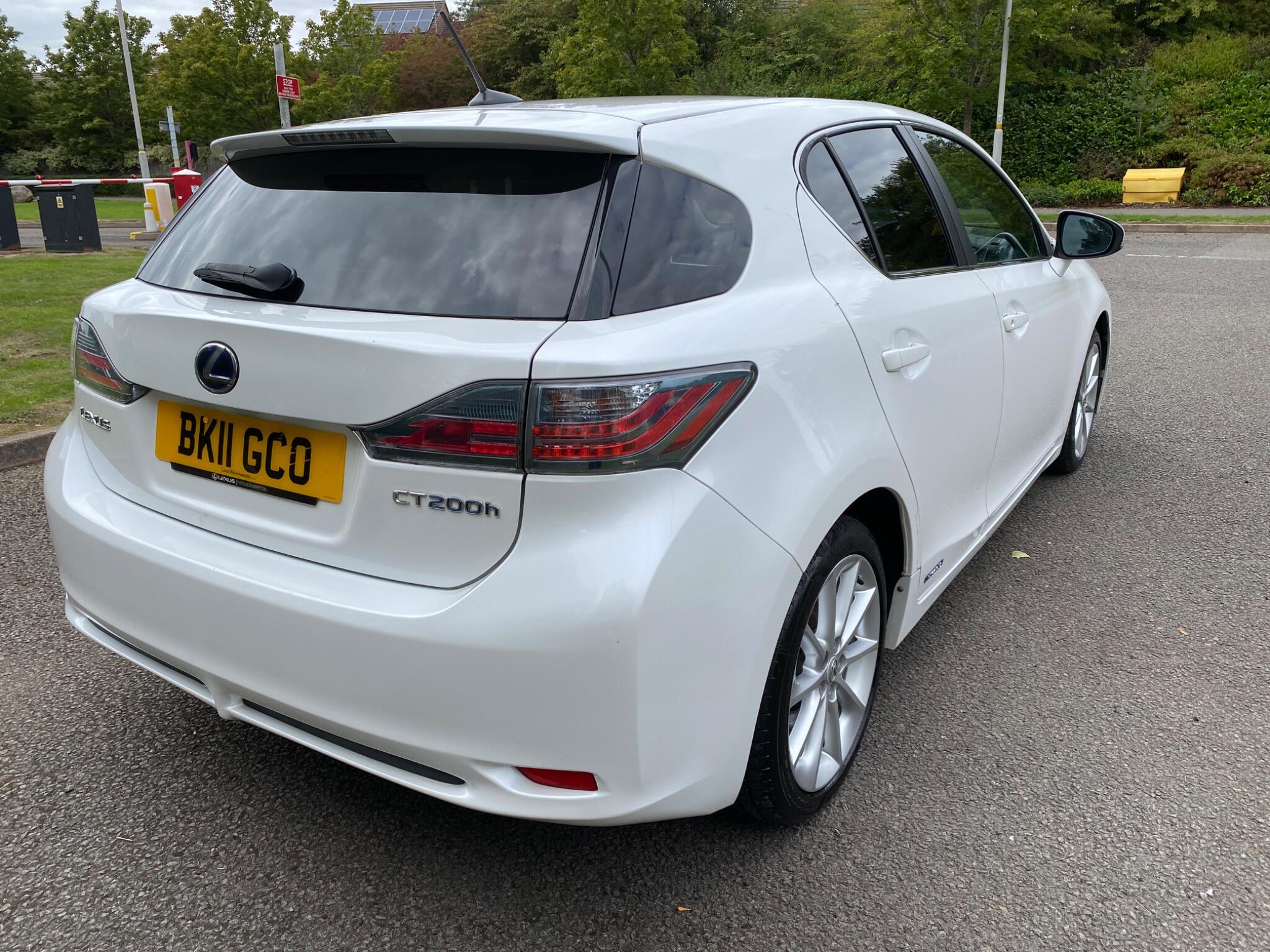 Lexus CT view 9