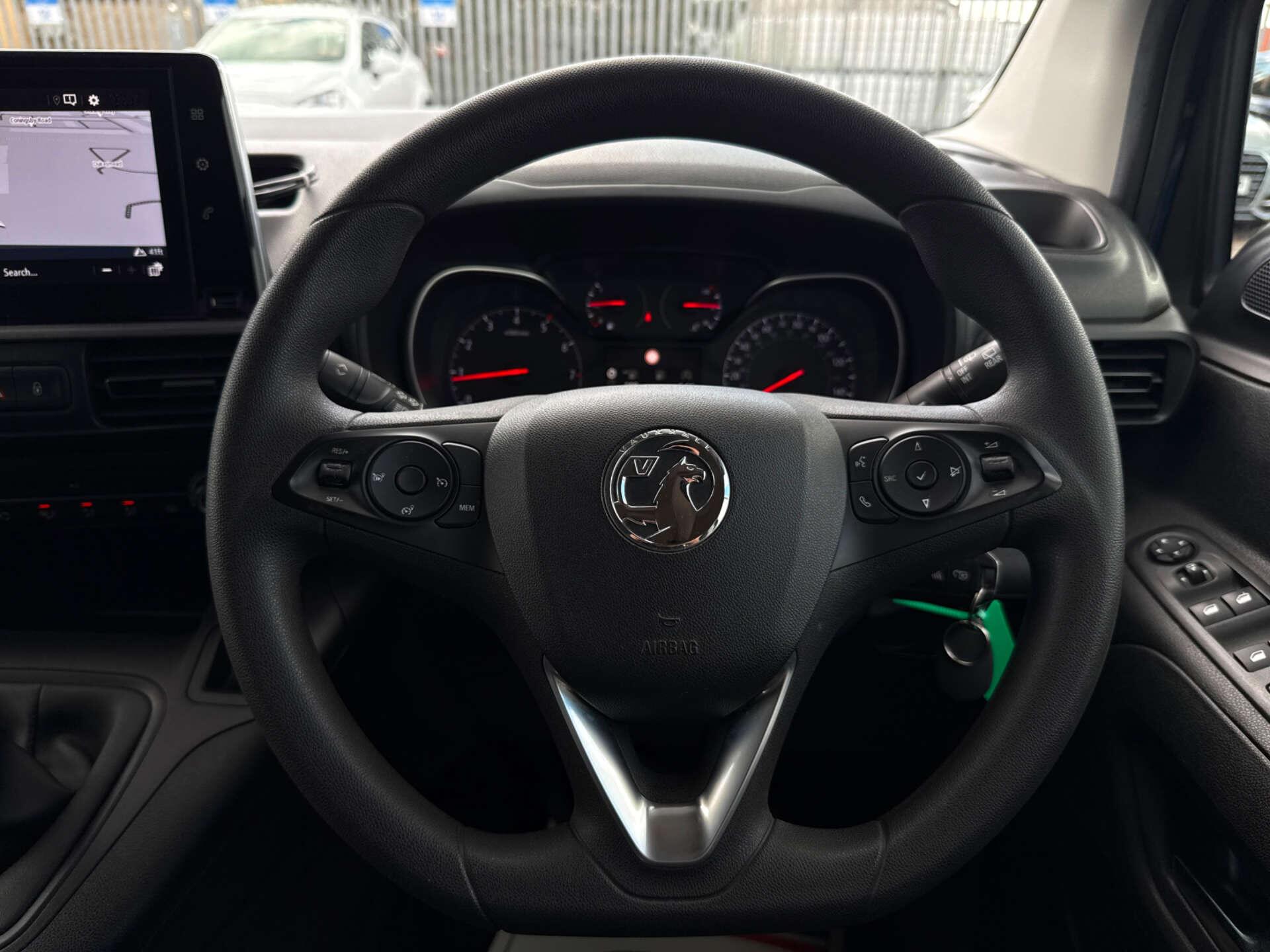Vauxhall Combo Life view 47