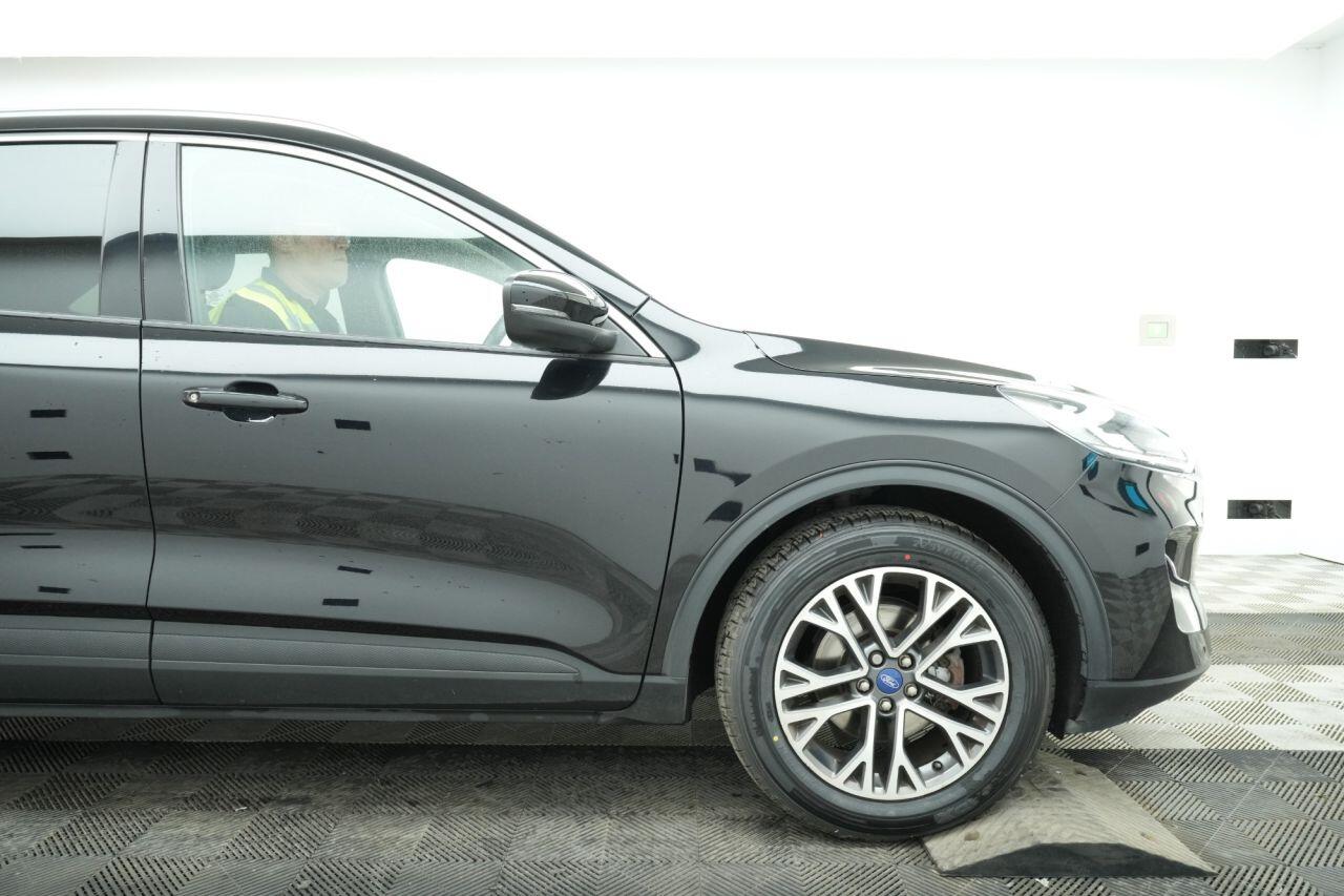Ford Kuga view 3
