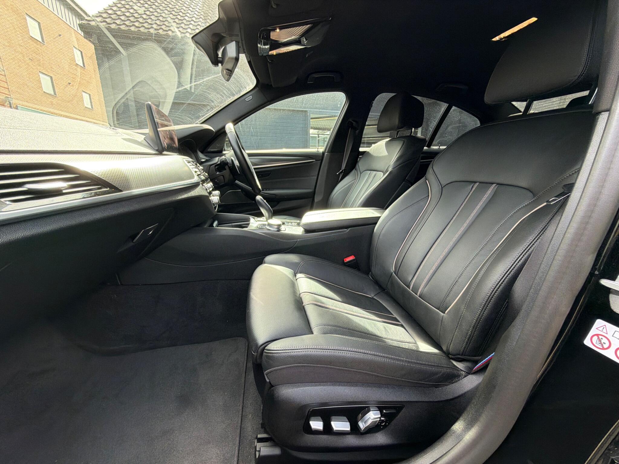 BMW 5 Series view 26