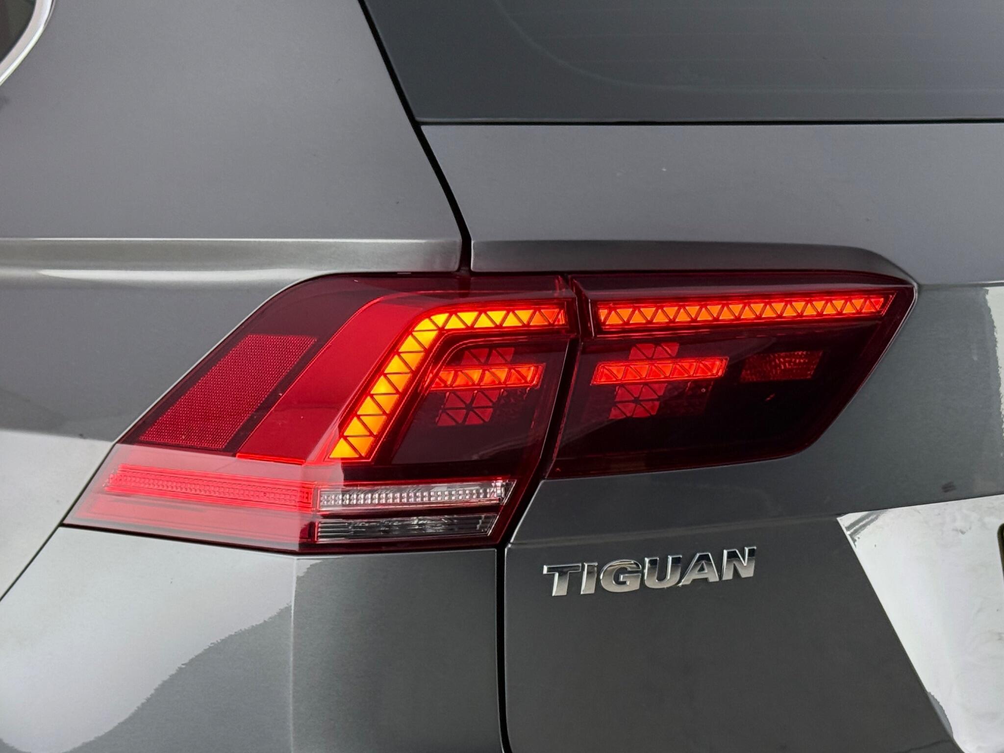 Volkswagen Tiguan view 12