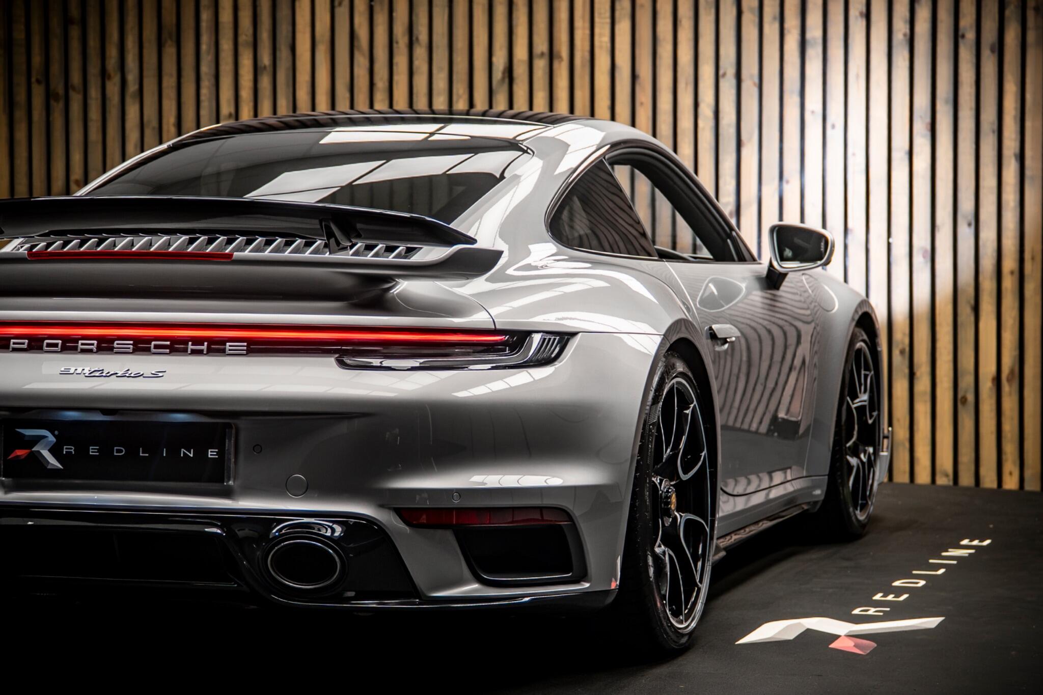 Porsche 911 view 21