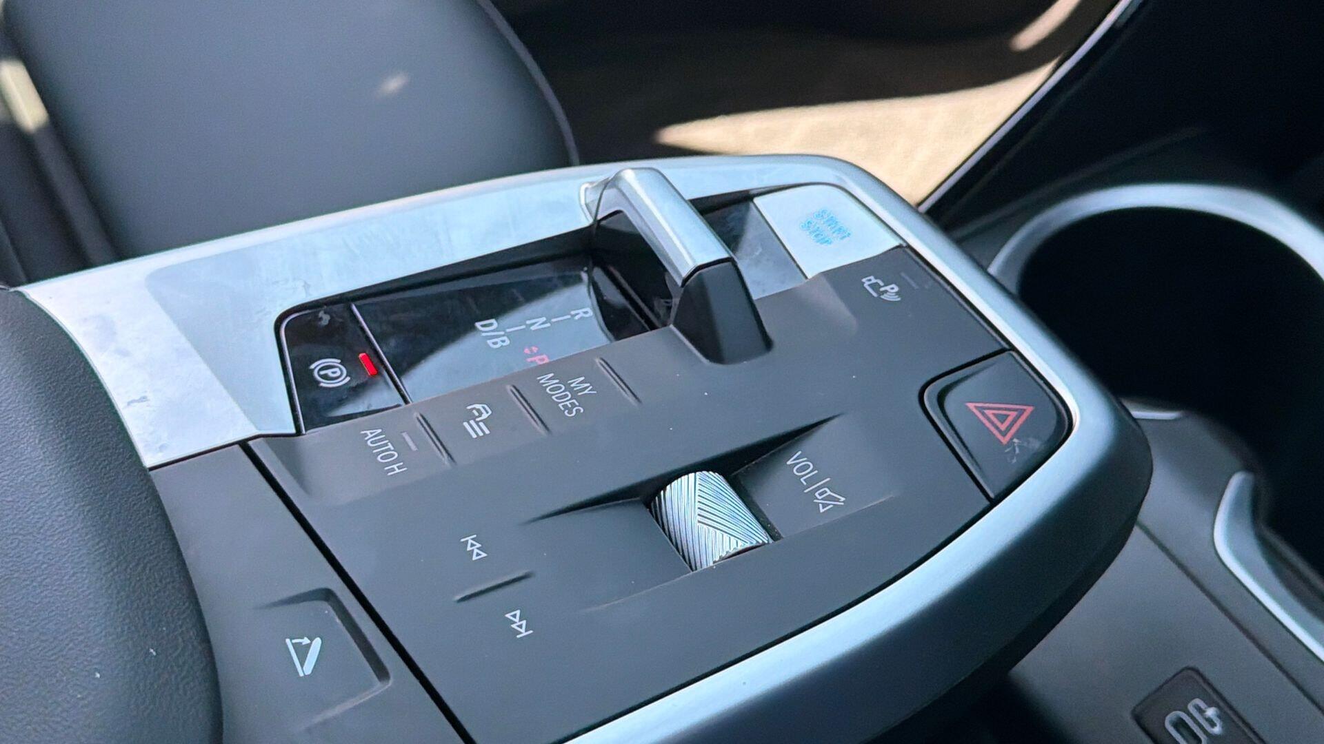 BMW Ix1 view 10