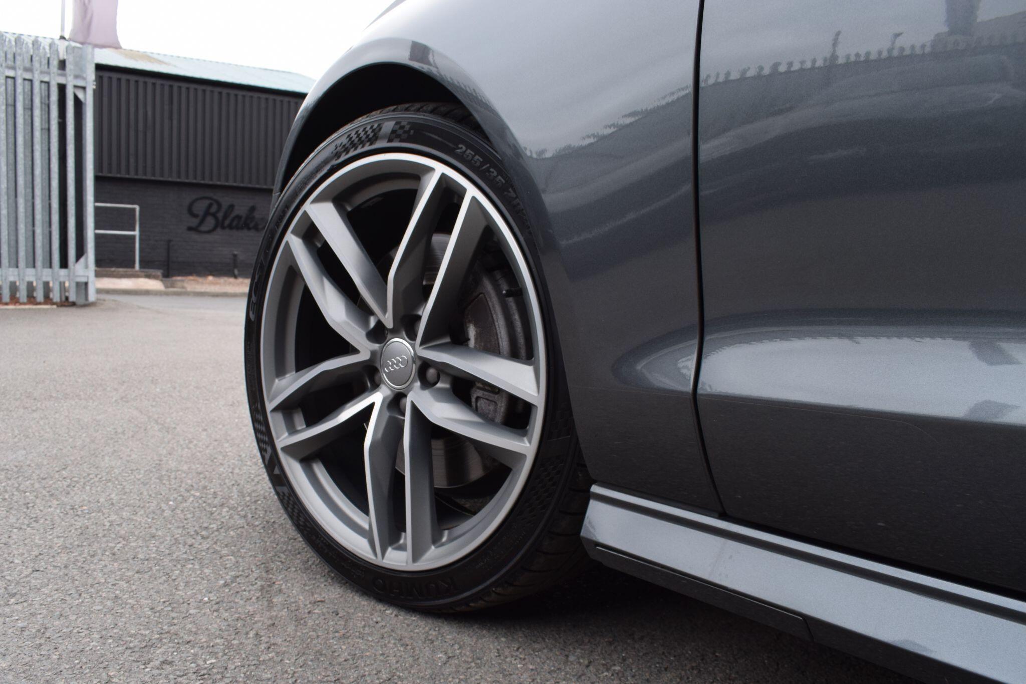 Audi A6 Avant view 36