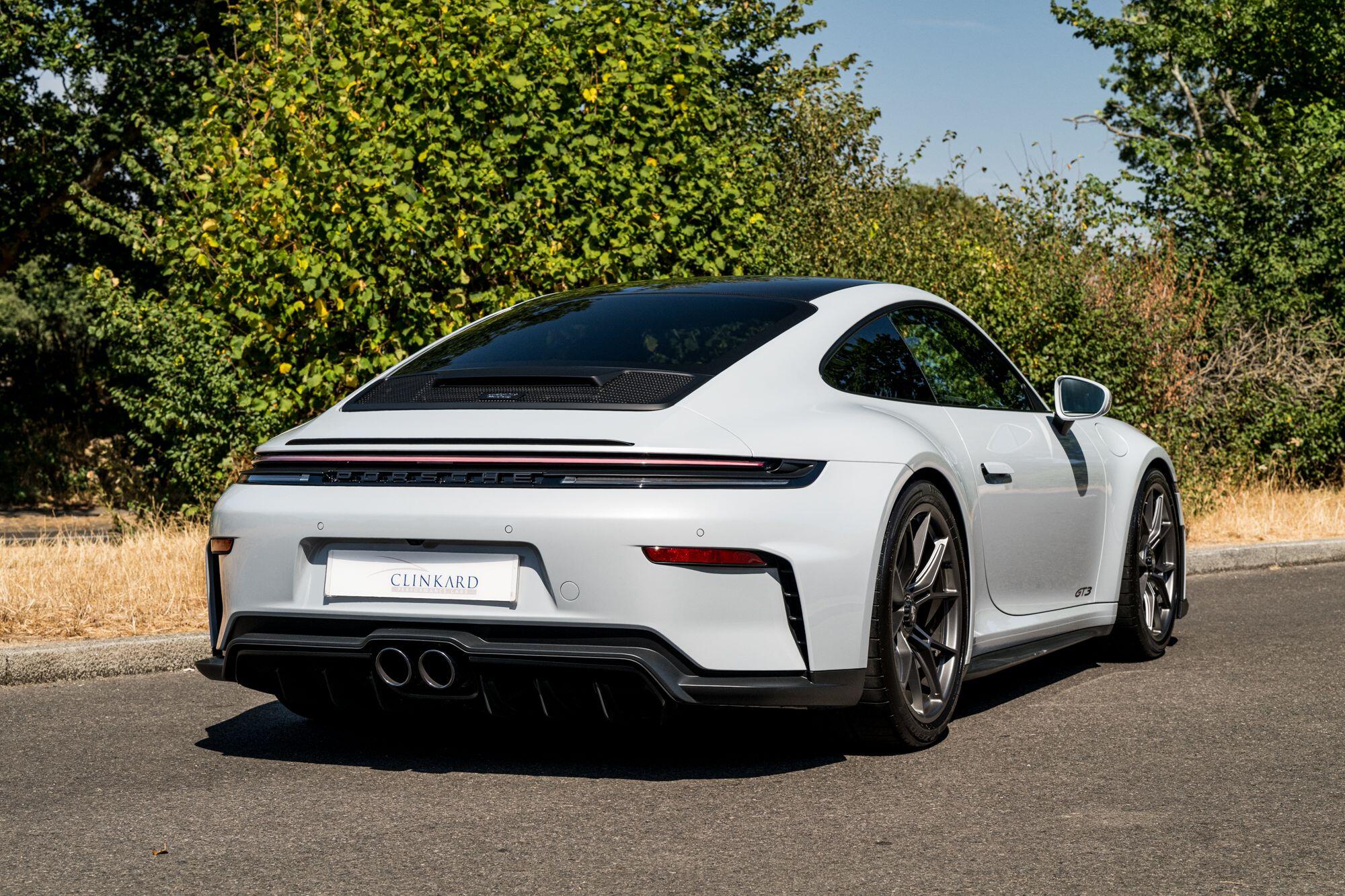 Porsche 911 view 6