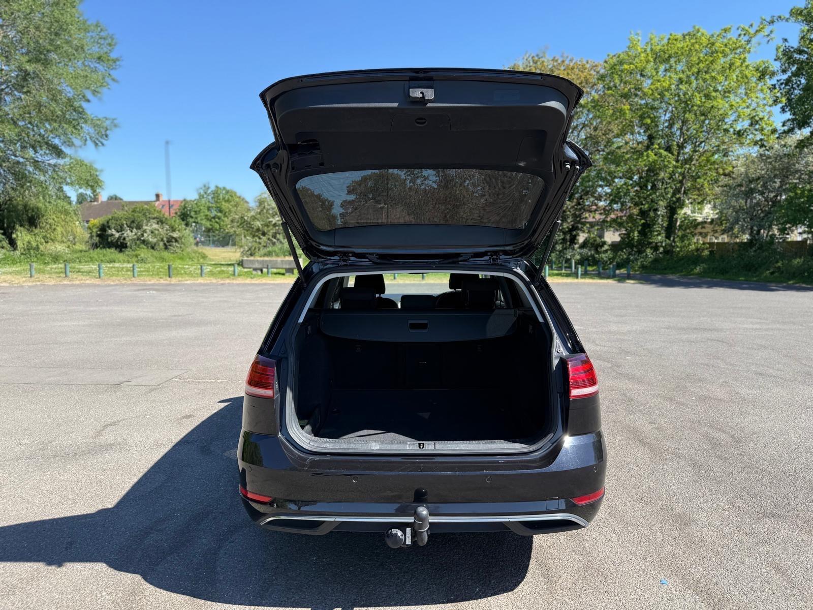 Volkswagen Golf view 44