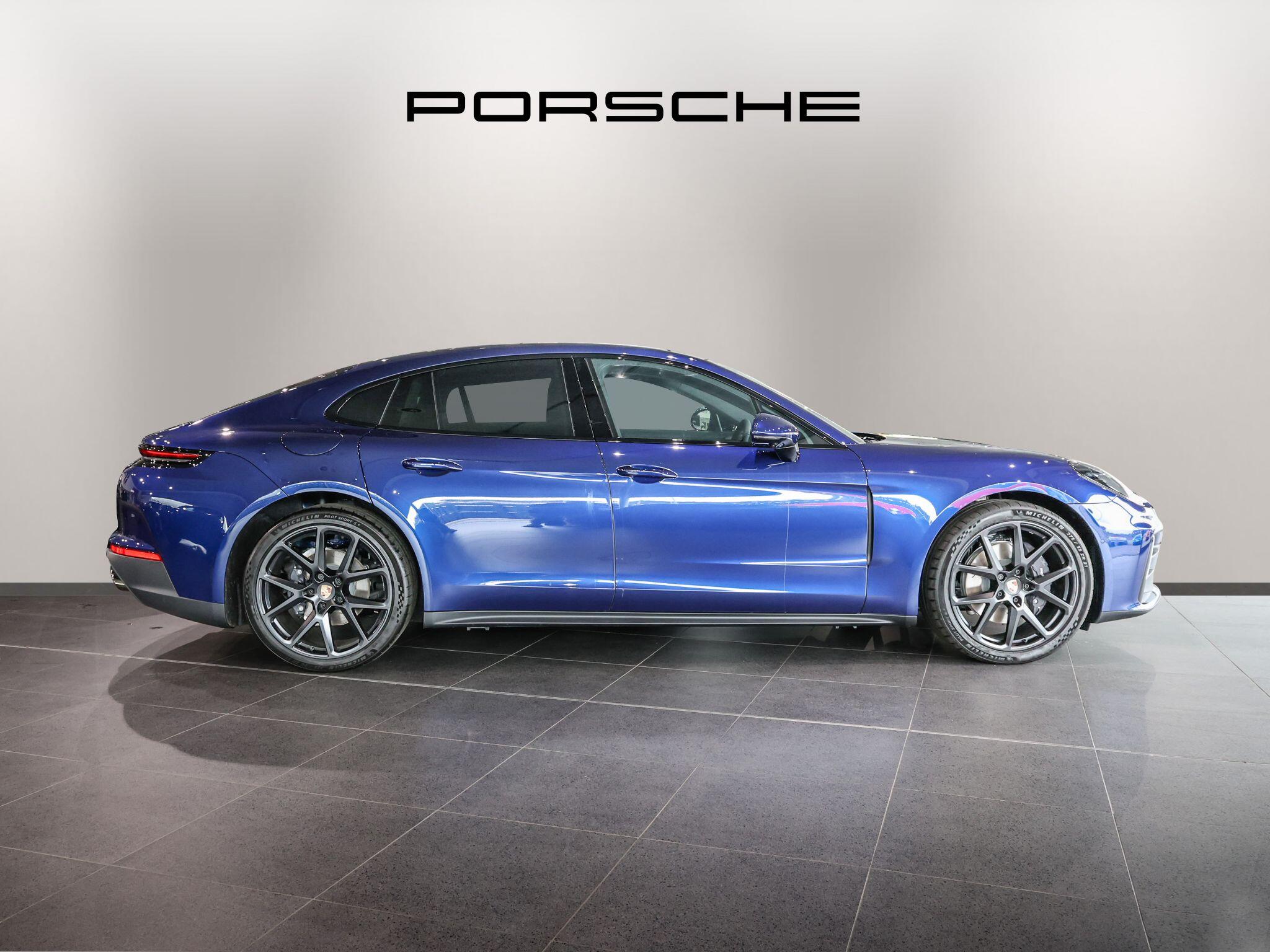 Porsche Panamera view 35