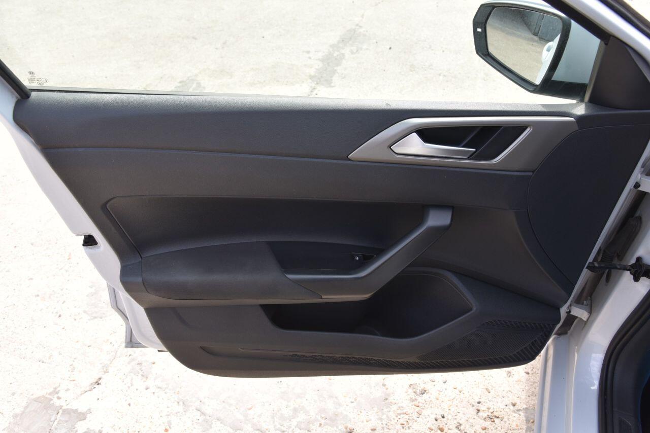 Volkswagen Polo view 50