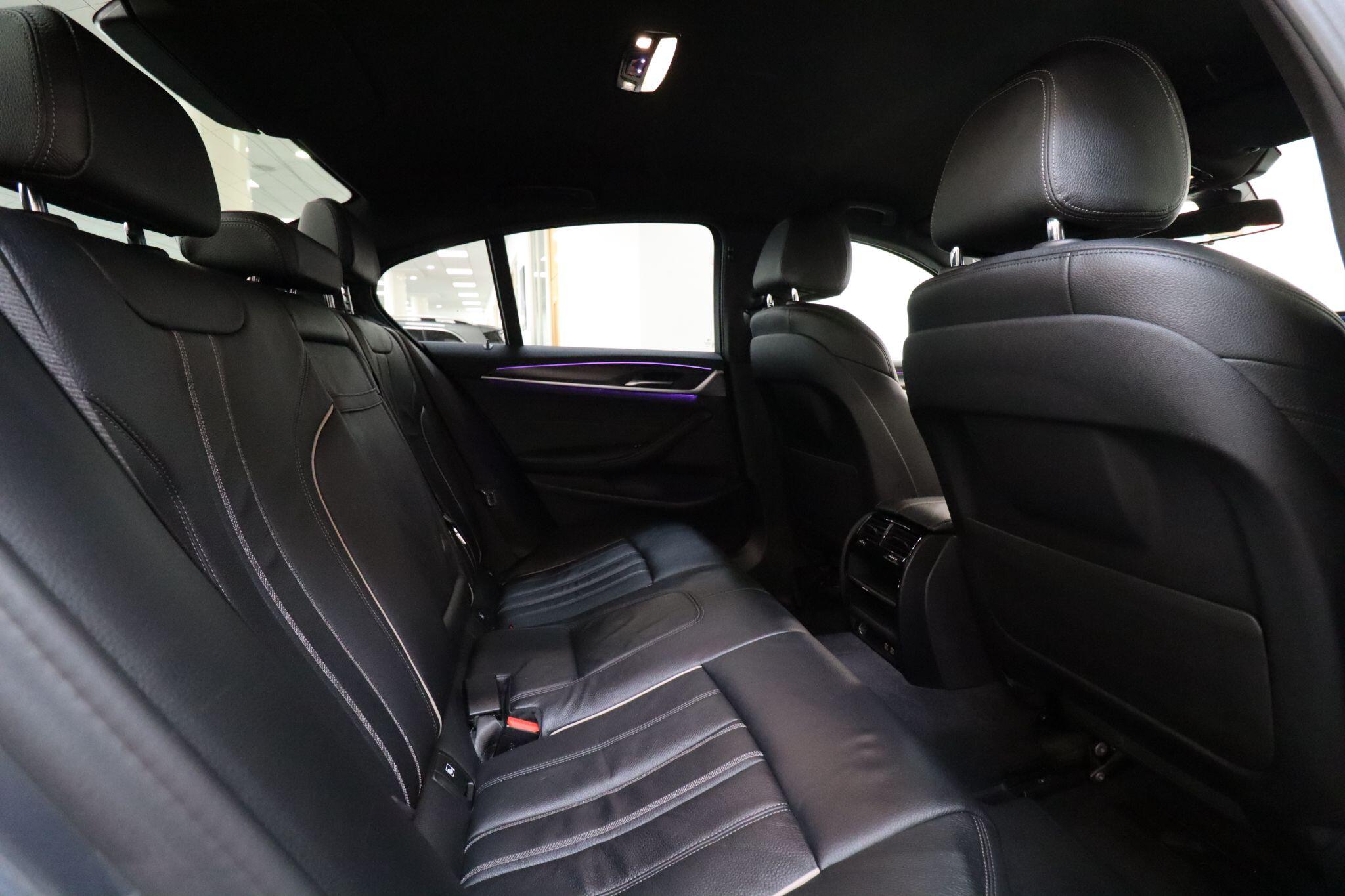 BMW 5 Series view 13