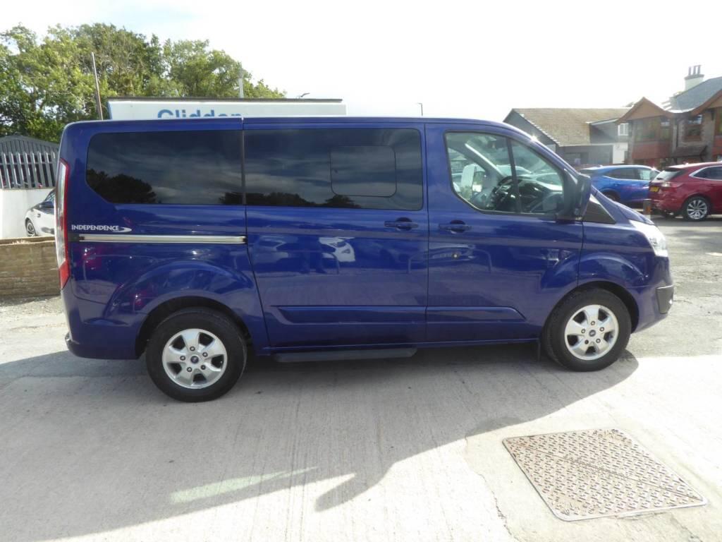 Ford Tourneo Custom view 2